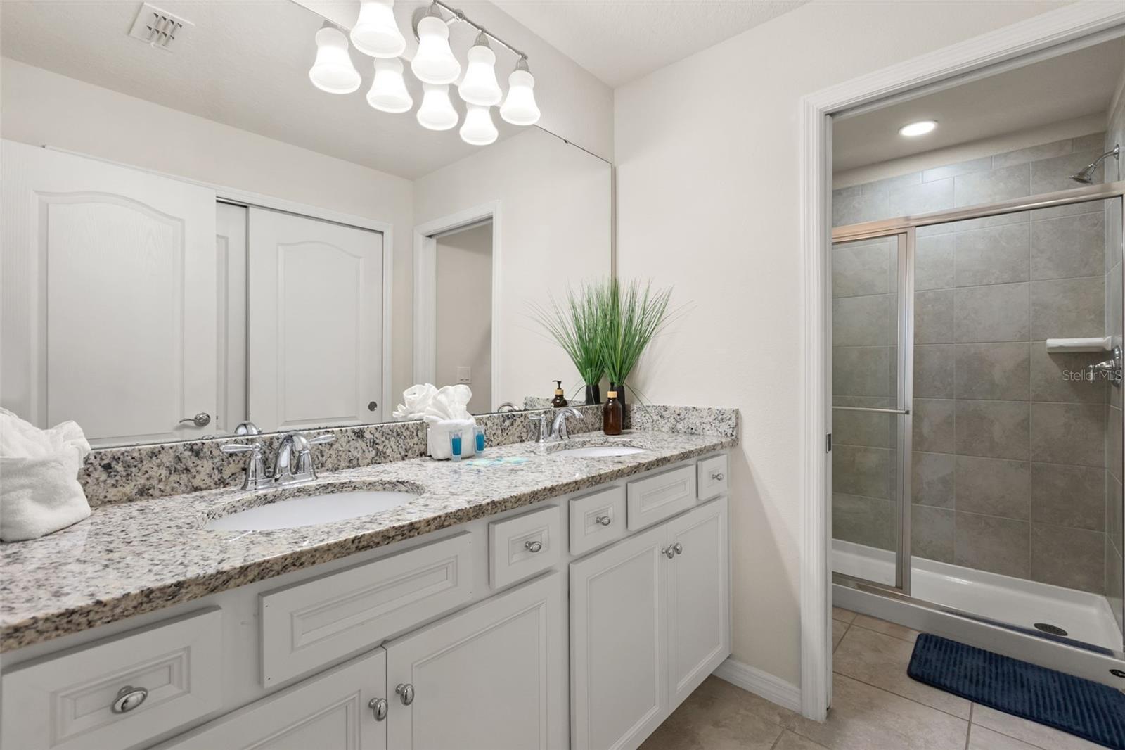 7127 Oakmoss Loop Property Photo 17