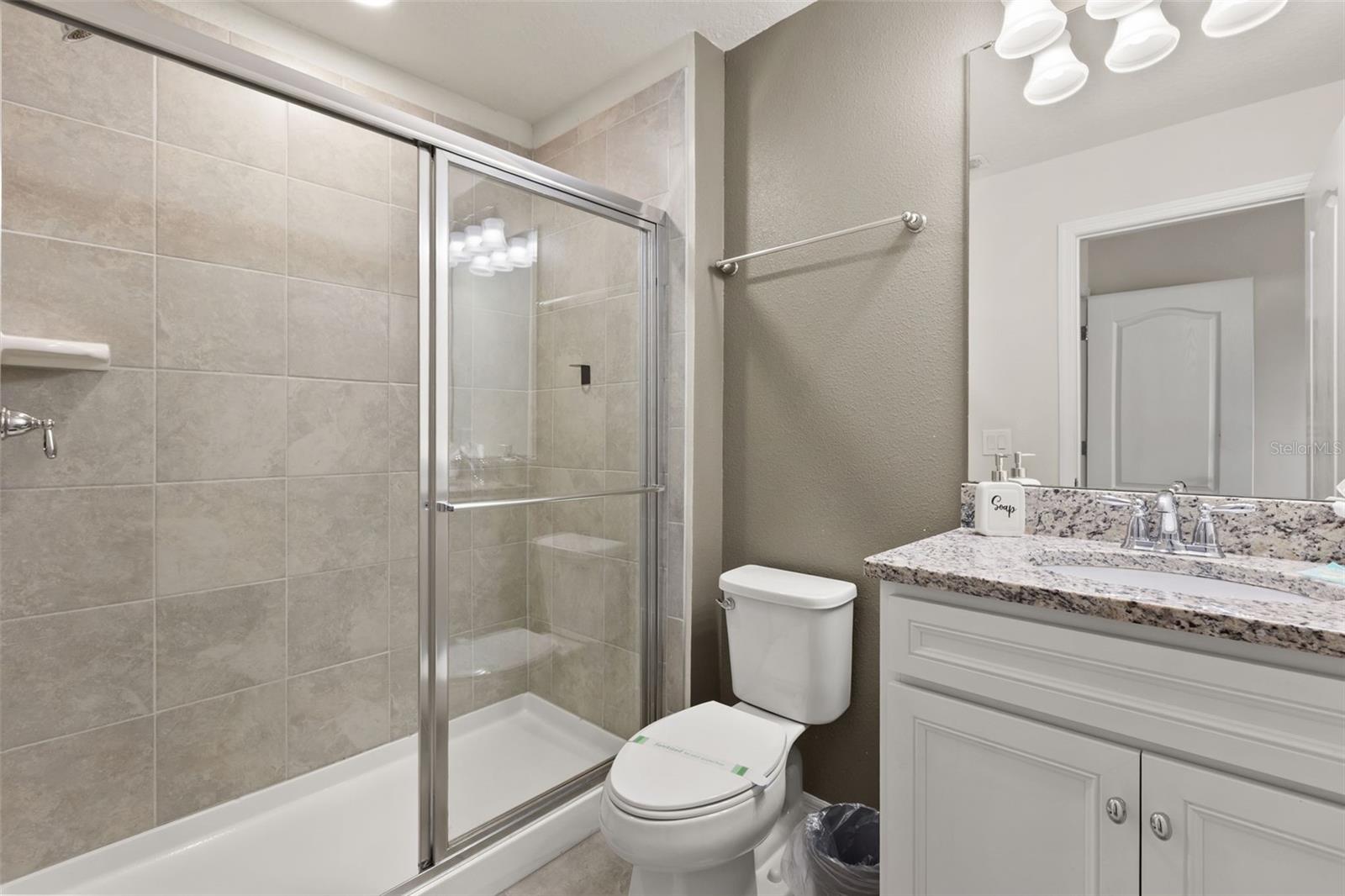 7127 Oakmoss Loop Property Photo 21