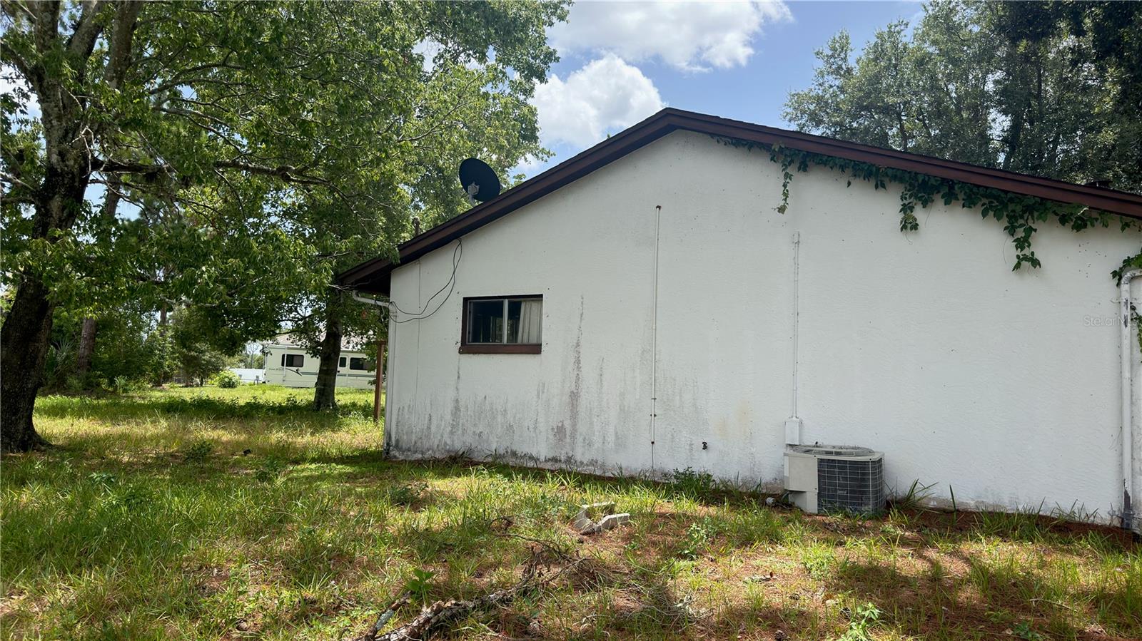 621 Eldron Blvd Se Property Photo 5