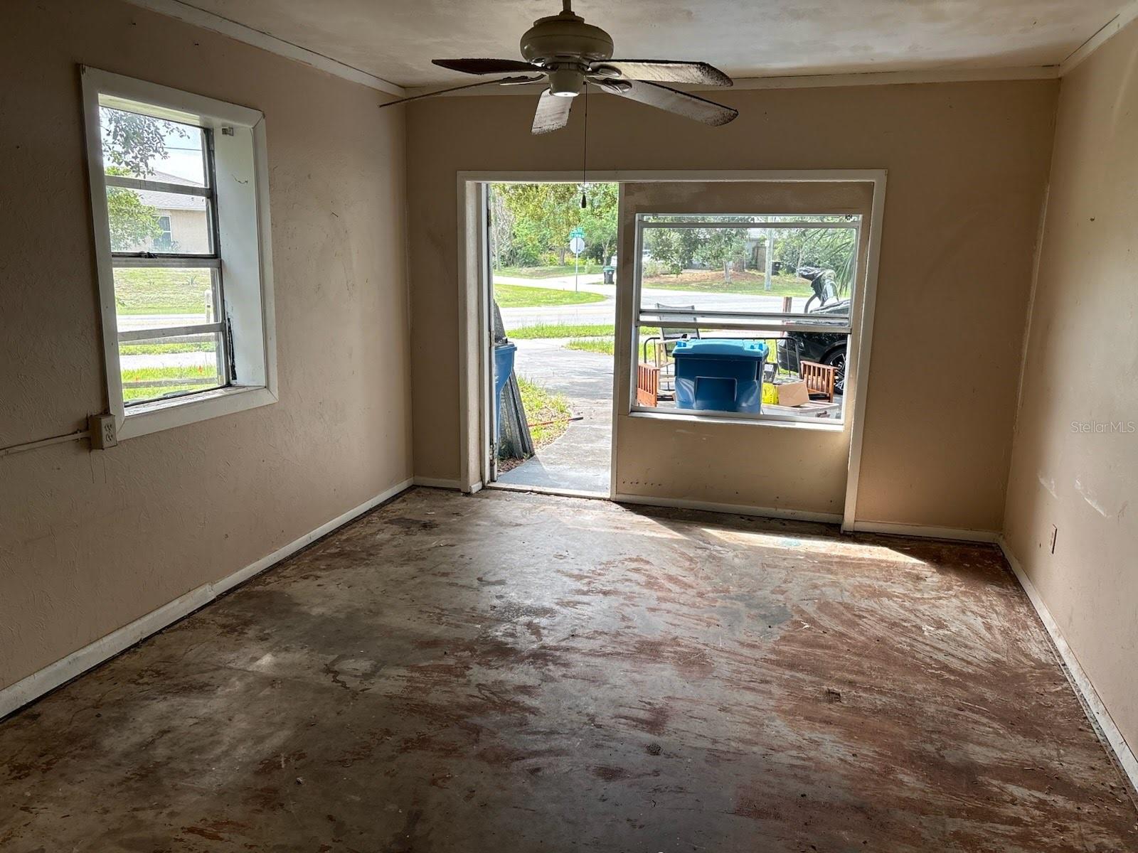 621 Eldron Blvd Se Property Photo 10