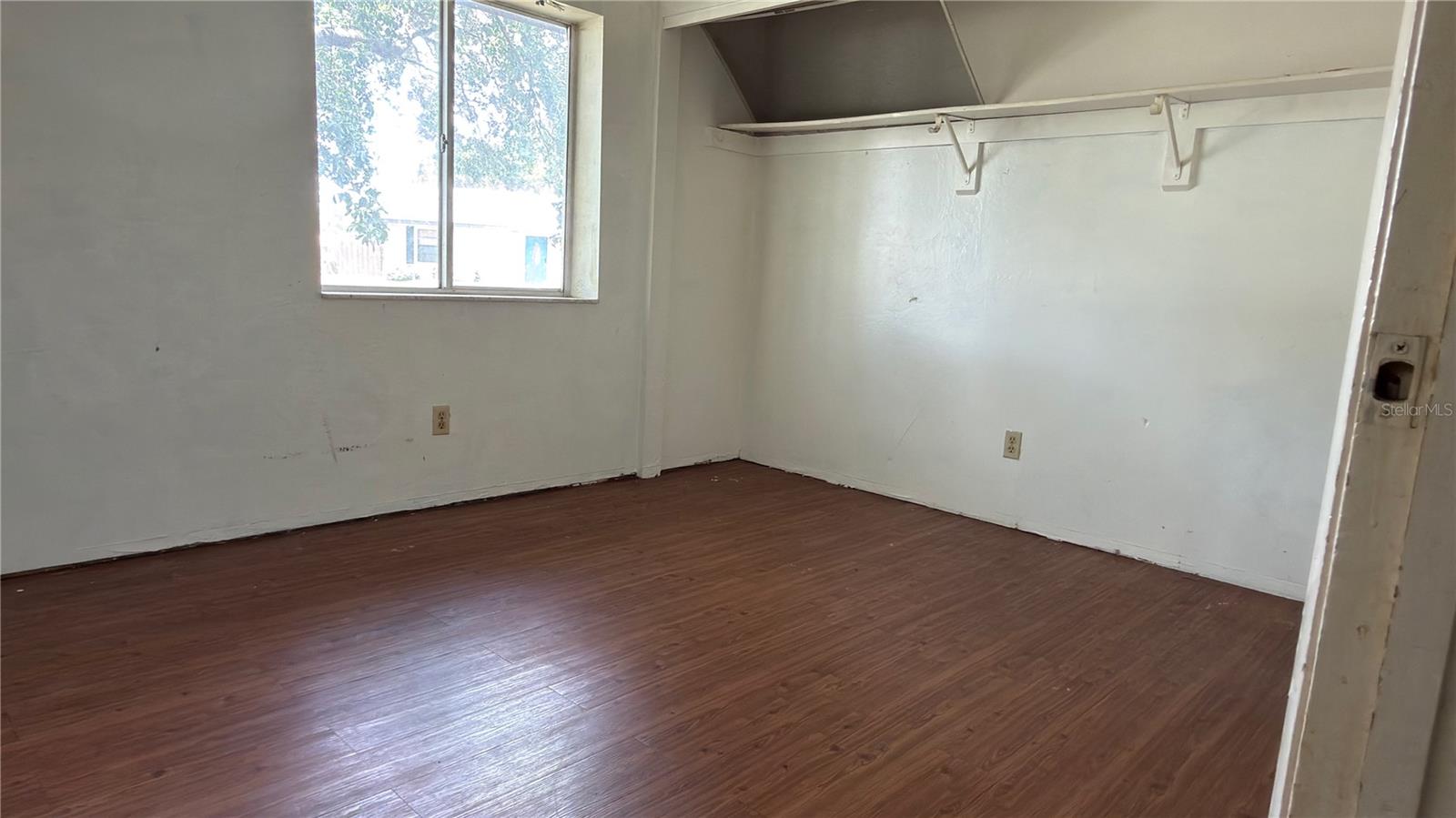 621 Eldron Blvd Se Property Photo 16