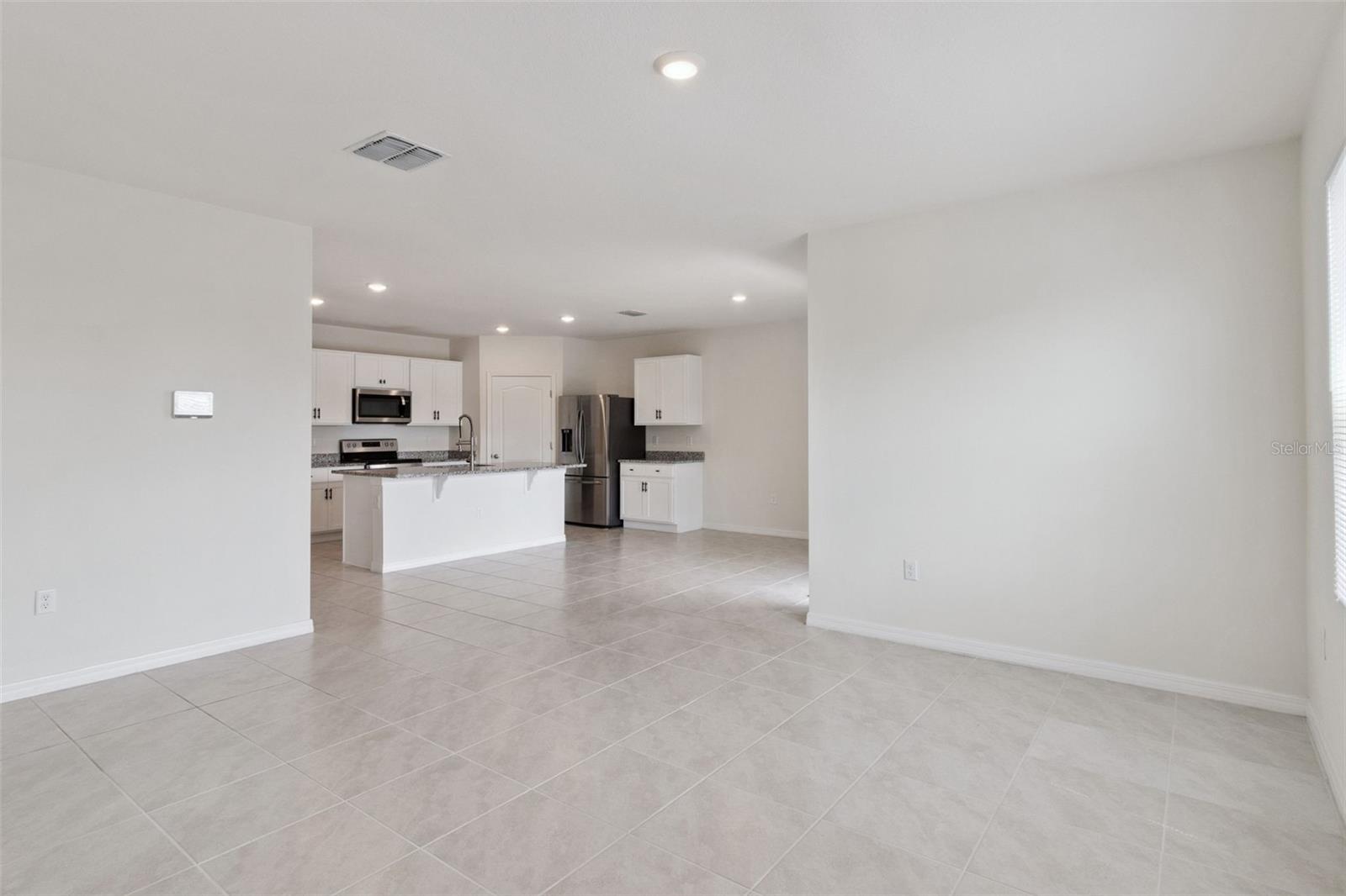 4373 Deleon St Property Photo 4