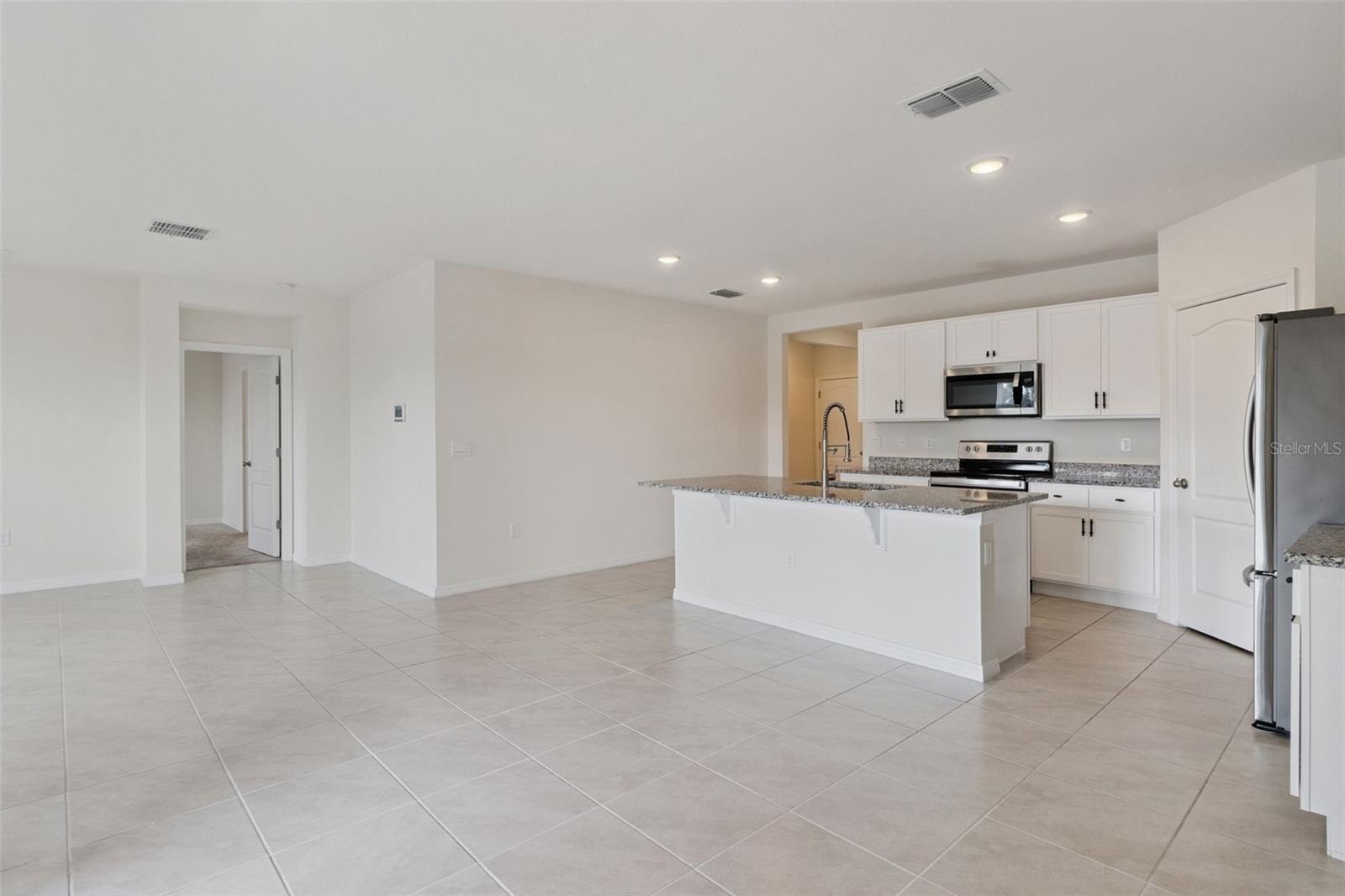 4373 Deleon St Property Photo 5