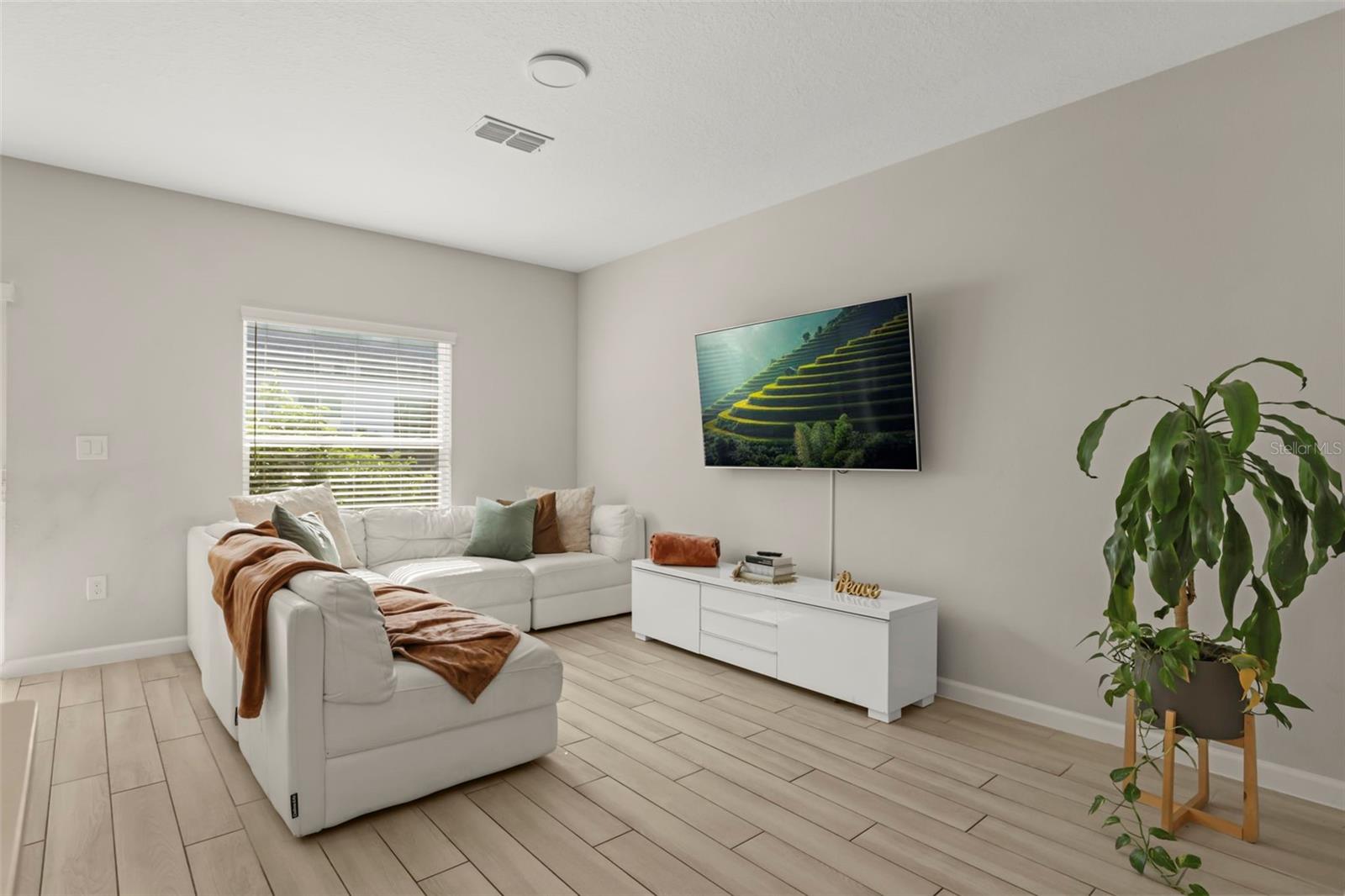 14913 Harvest St Property Photo 3