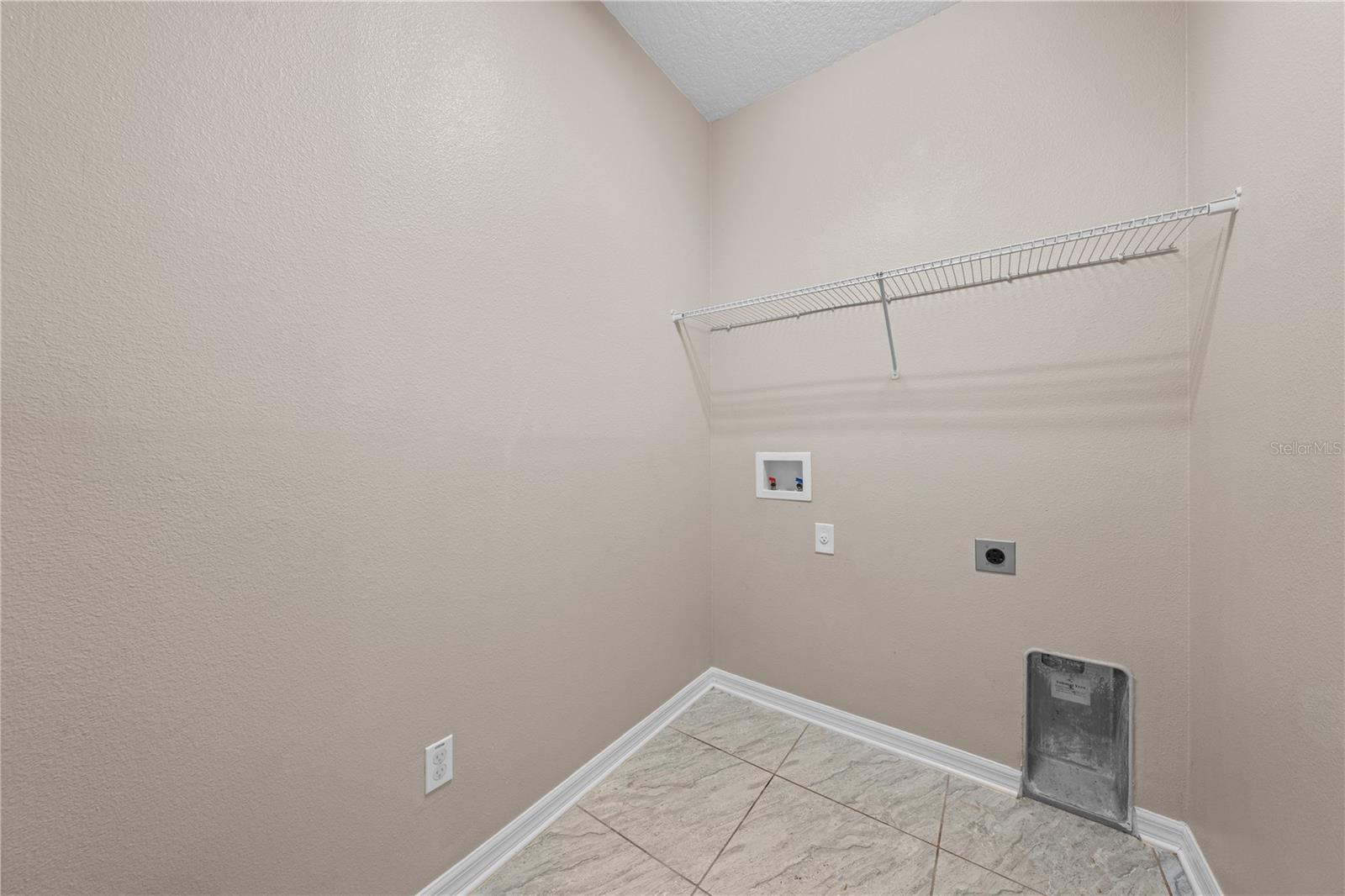 3906 Eternity Cir Property Photo 23