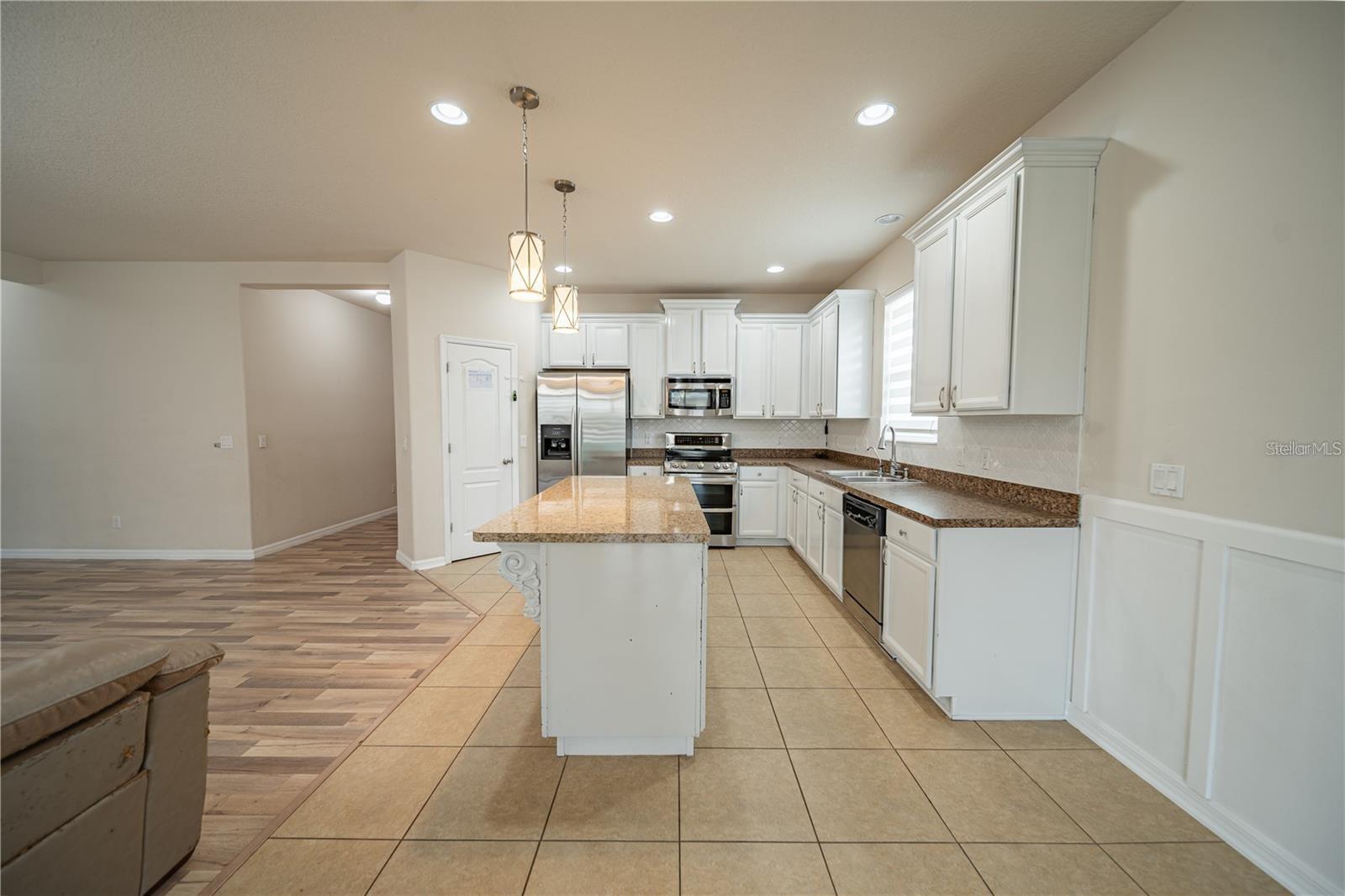2592 Isabela Ter Property Photo 7