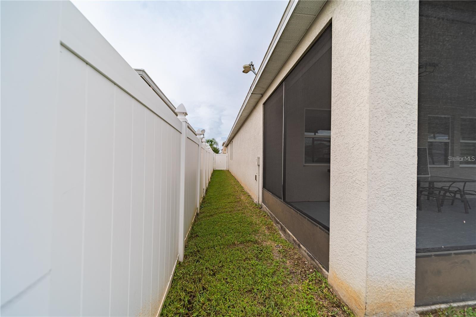 2592 Isabela Ter Property Photo 42