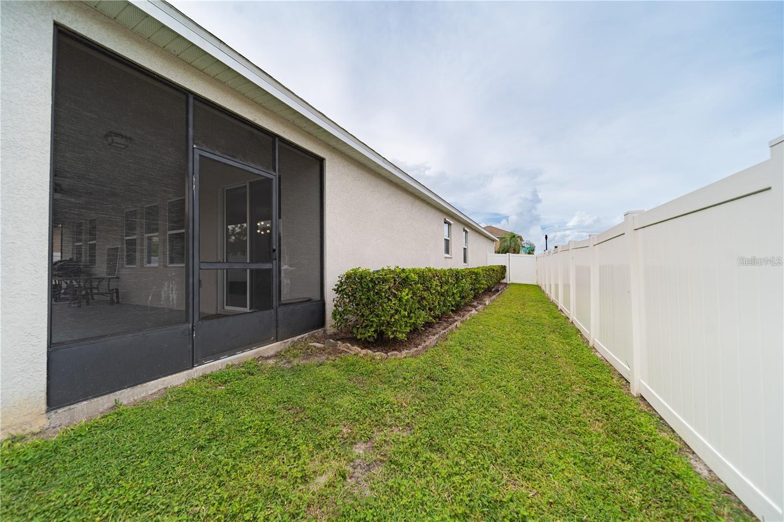2592 Isabela Ter Property Photo 44