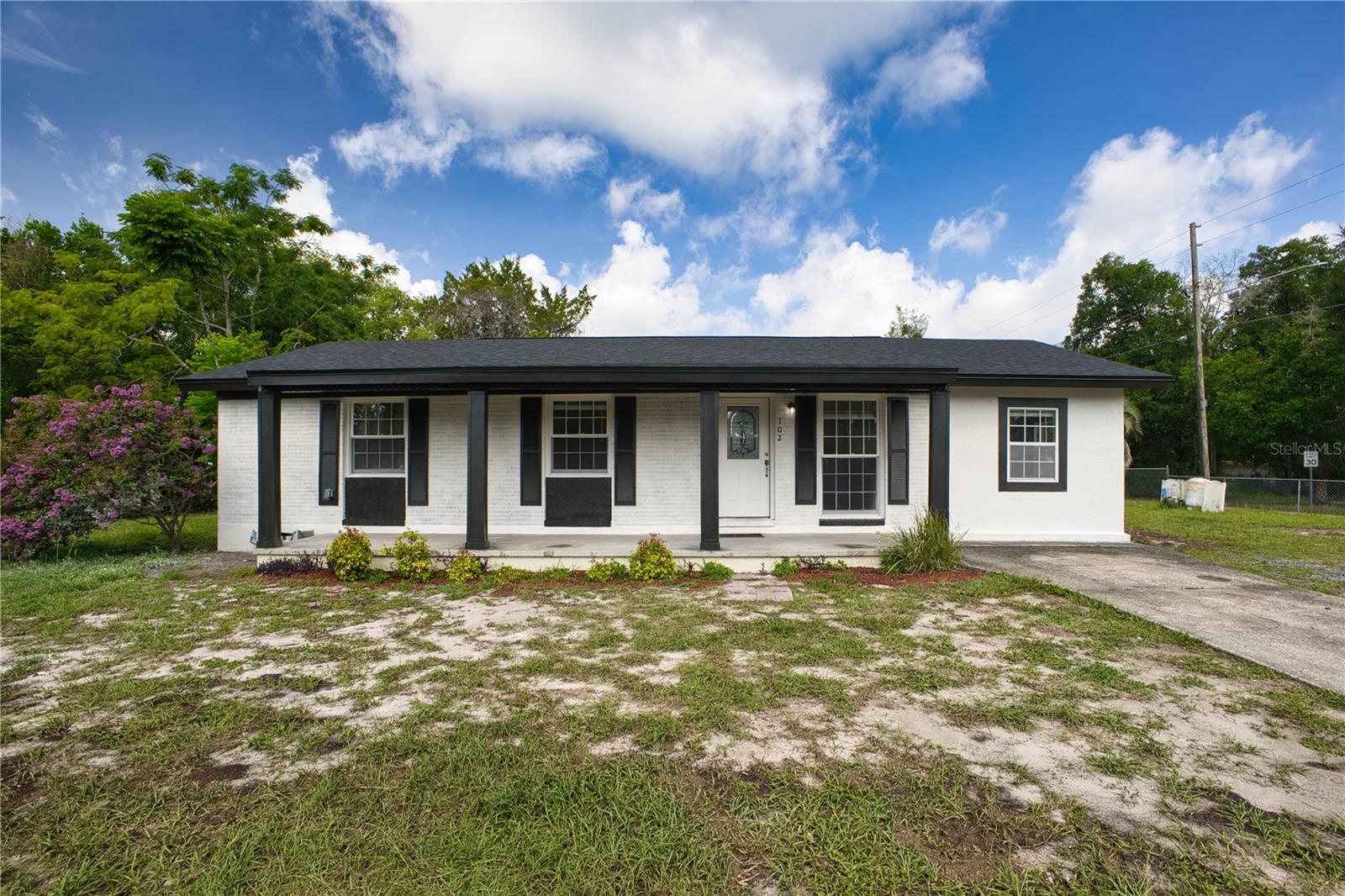 102 AMIGOS RD Property Photo 1
