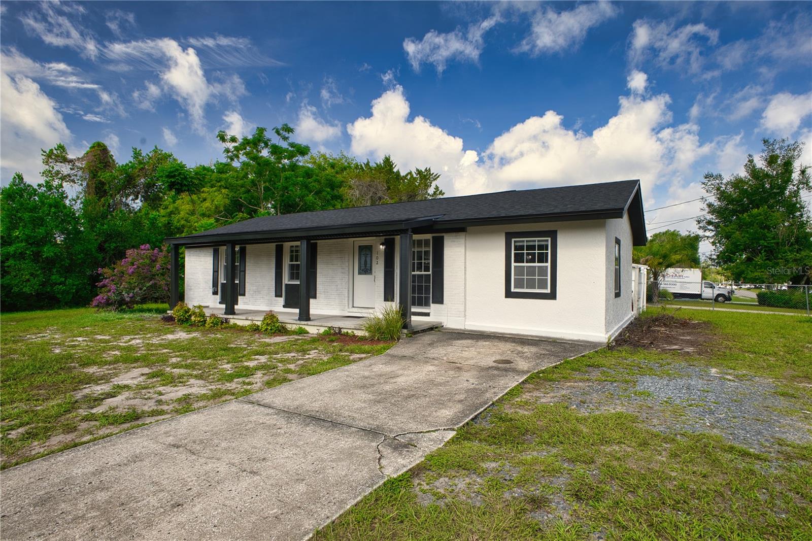 102 Amigos Rd Property Photo 3