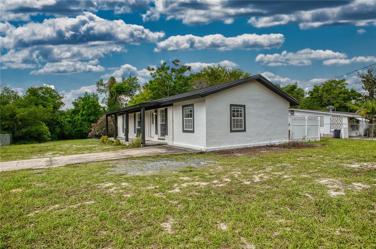 102 Amigos Rd Property Photo 6