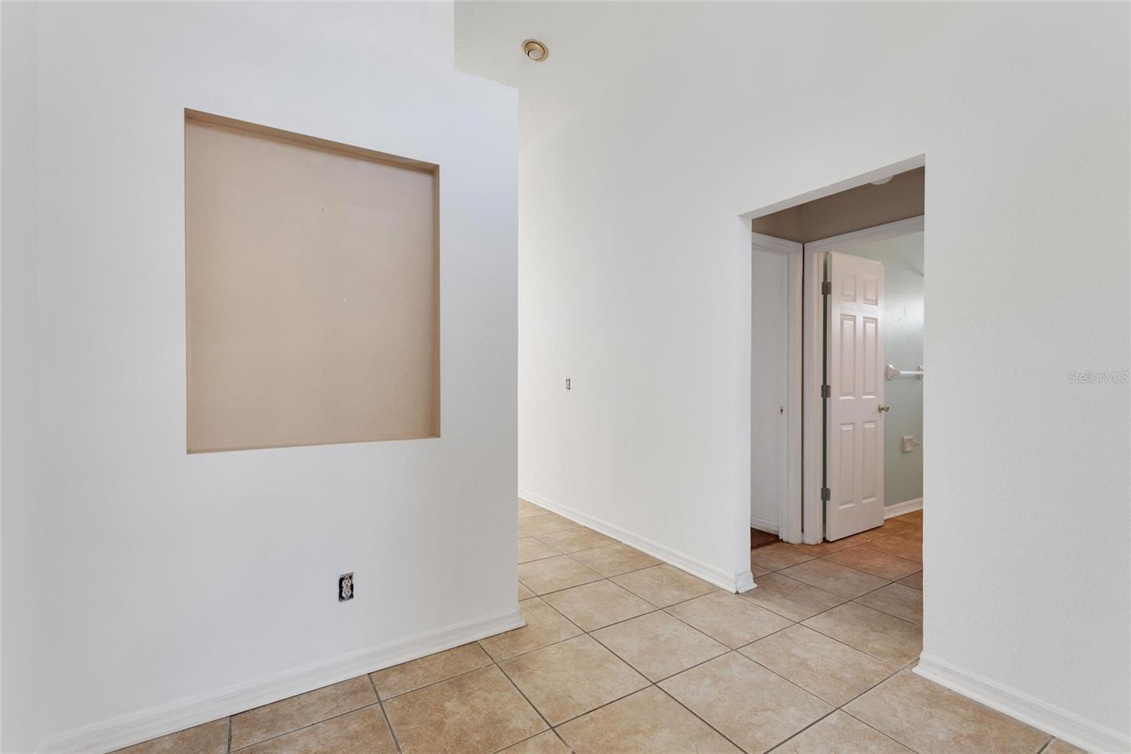 844 Berwick Dr Property Photo 3