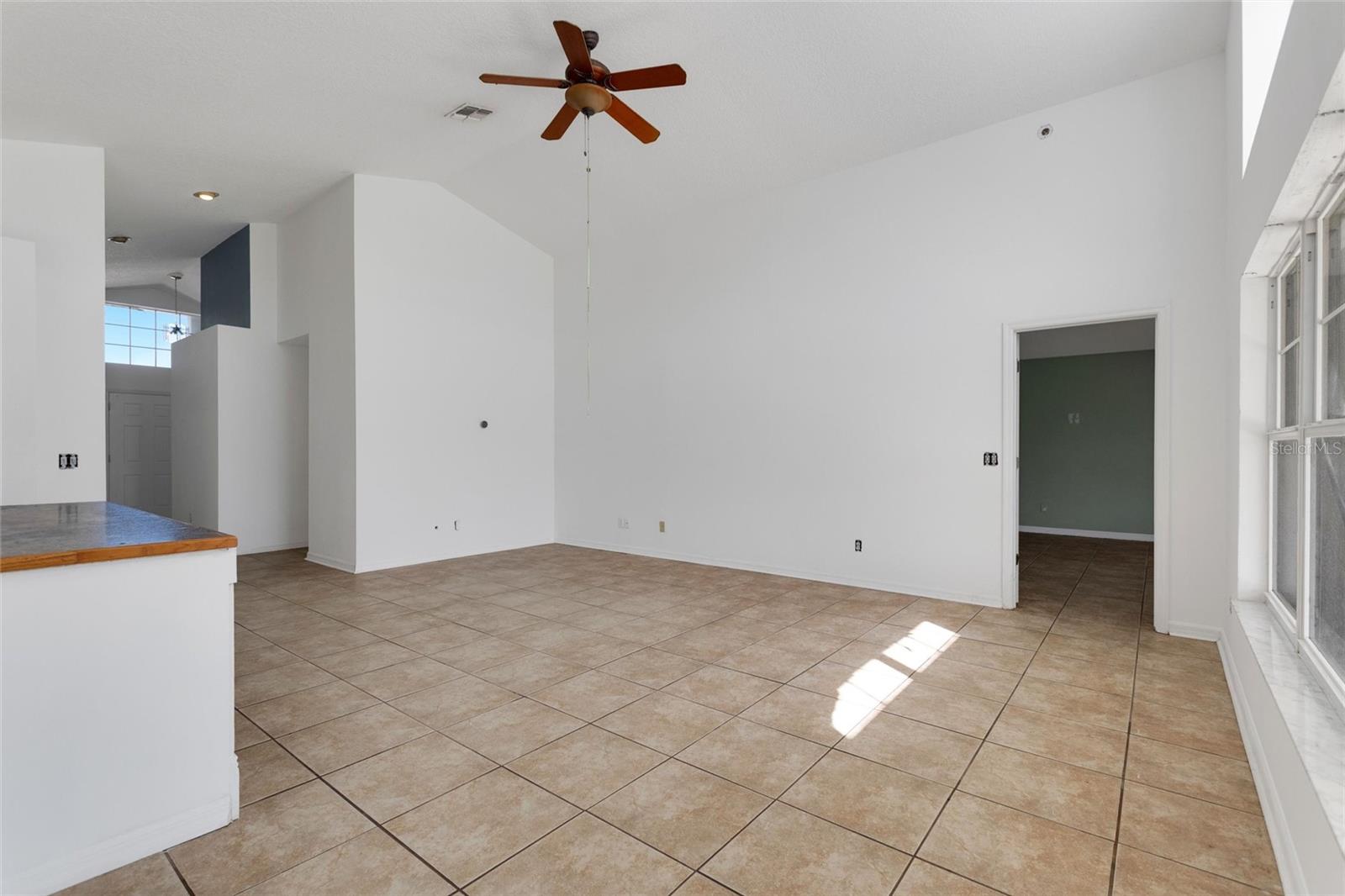 844 Berwick Dr Property Photo 13