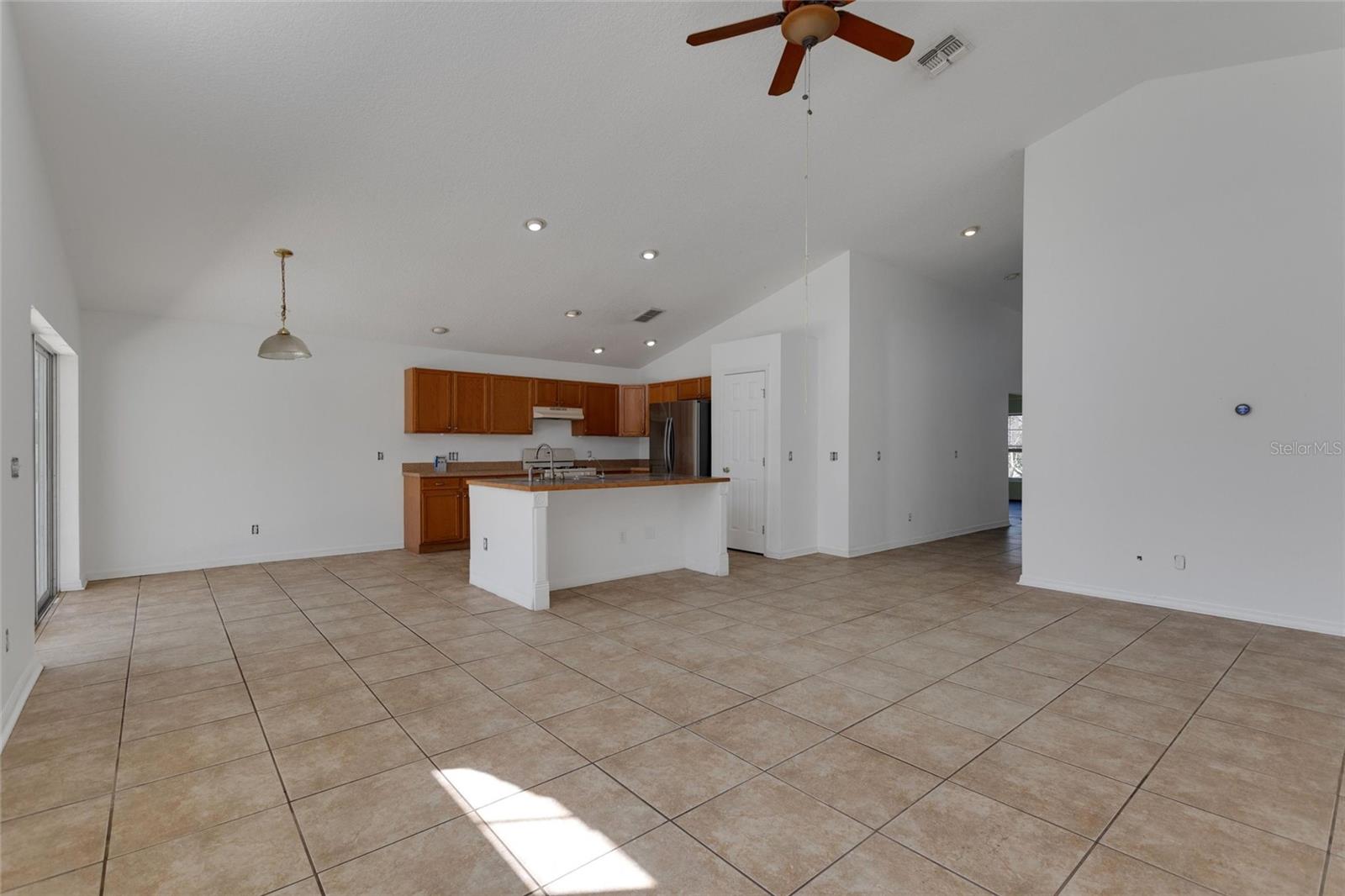 844 Berwick Dr Property Photo 14