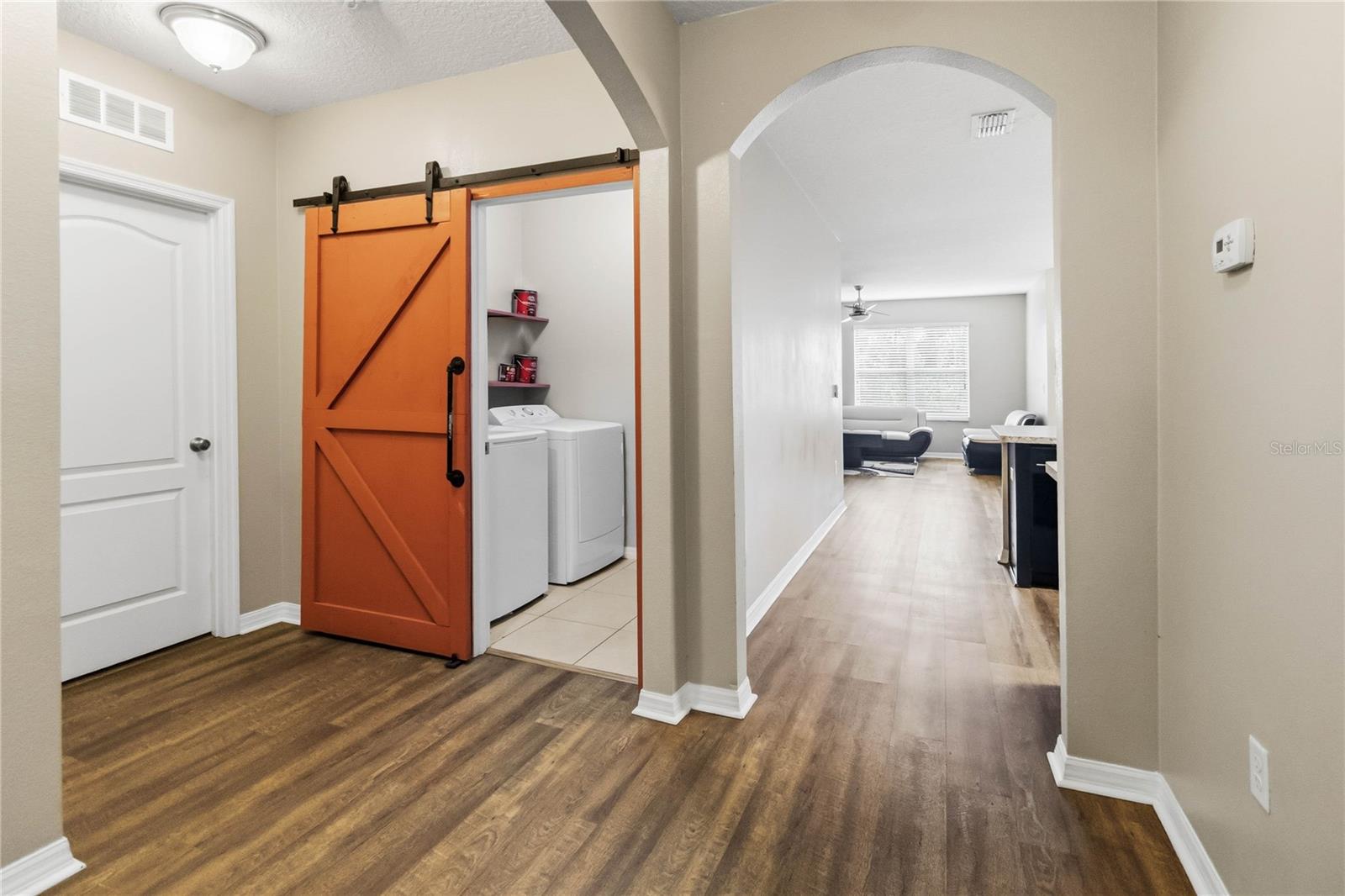 2318 Sequoia Way Property Photo 4
