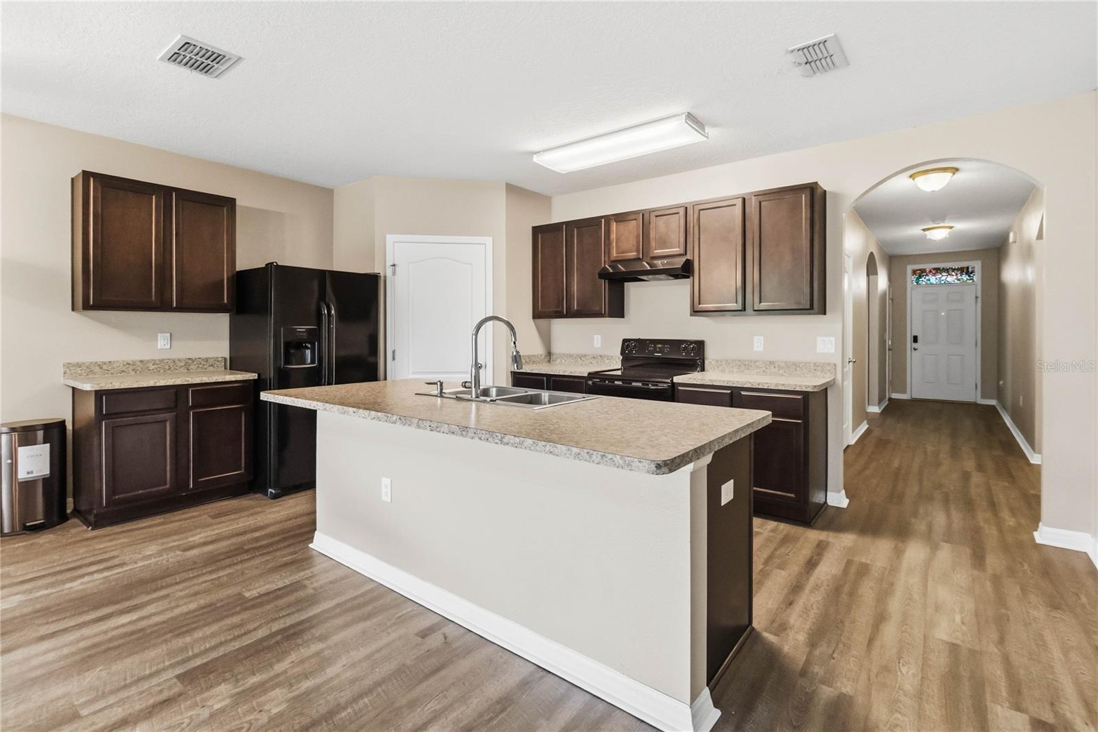 2318 Sequoia Way Property Photo 8