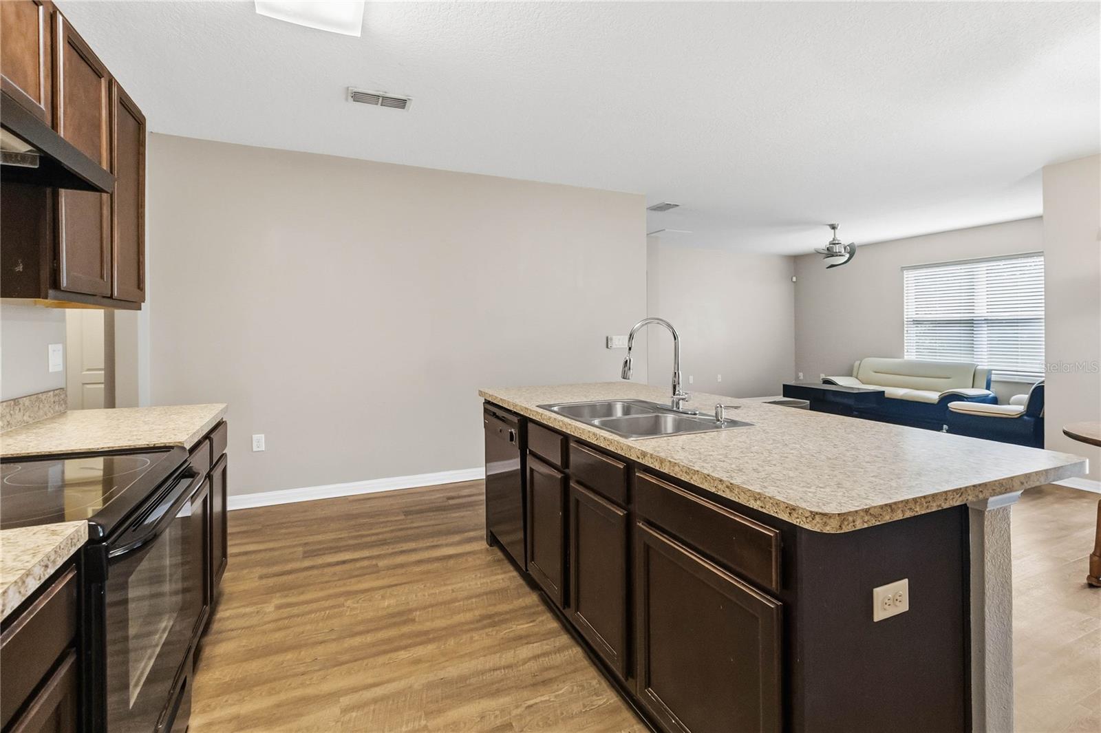 2318 Sequoia Way Property Photo 10