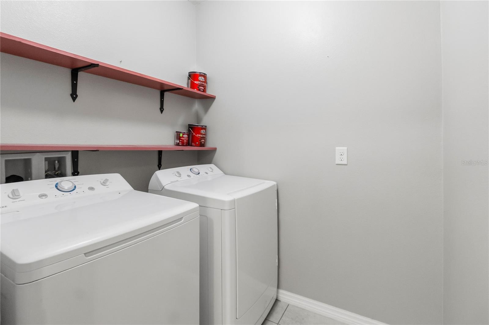 2318 Sequoia Way Property Photo 18