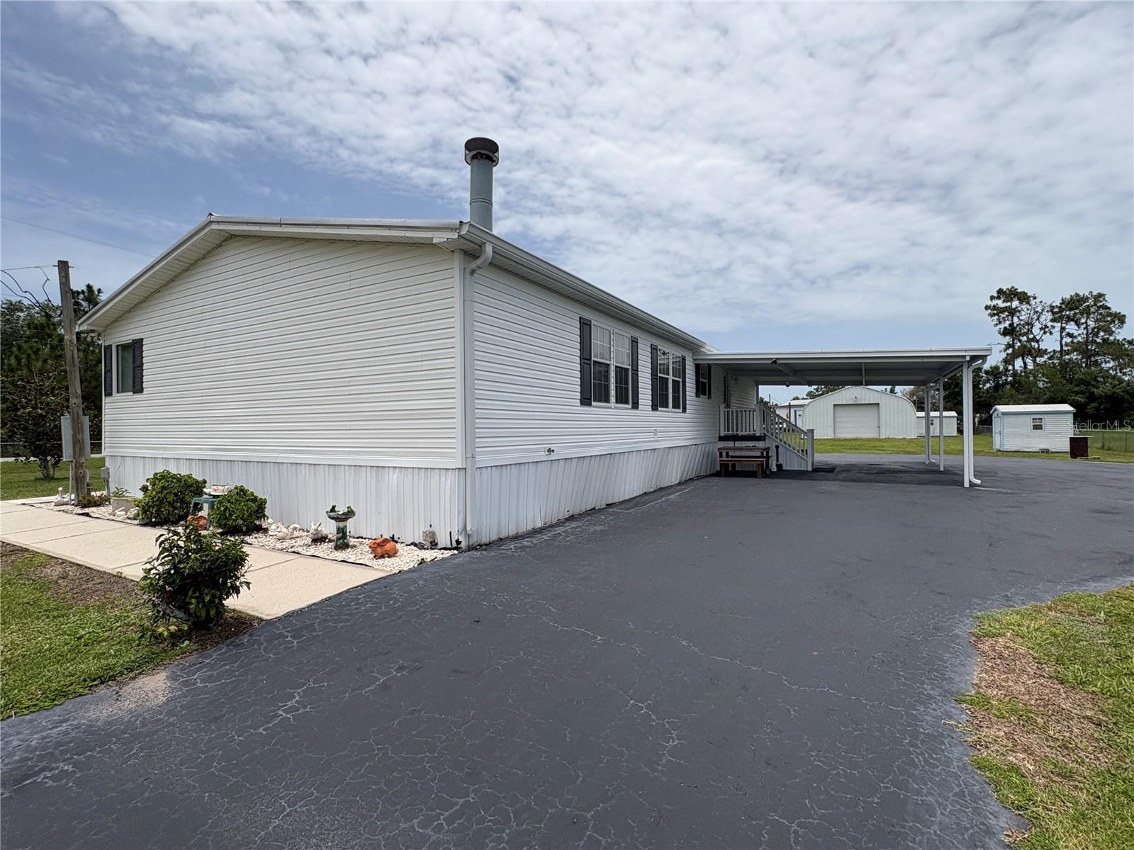 9145 Lincoln Rd Property Photo 5