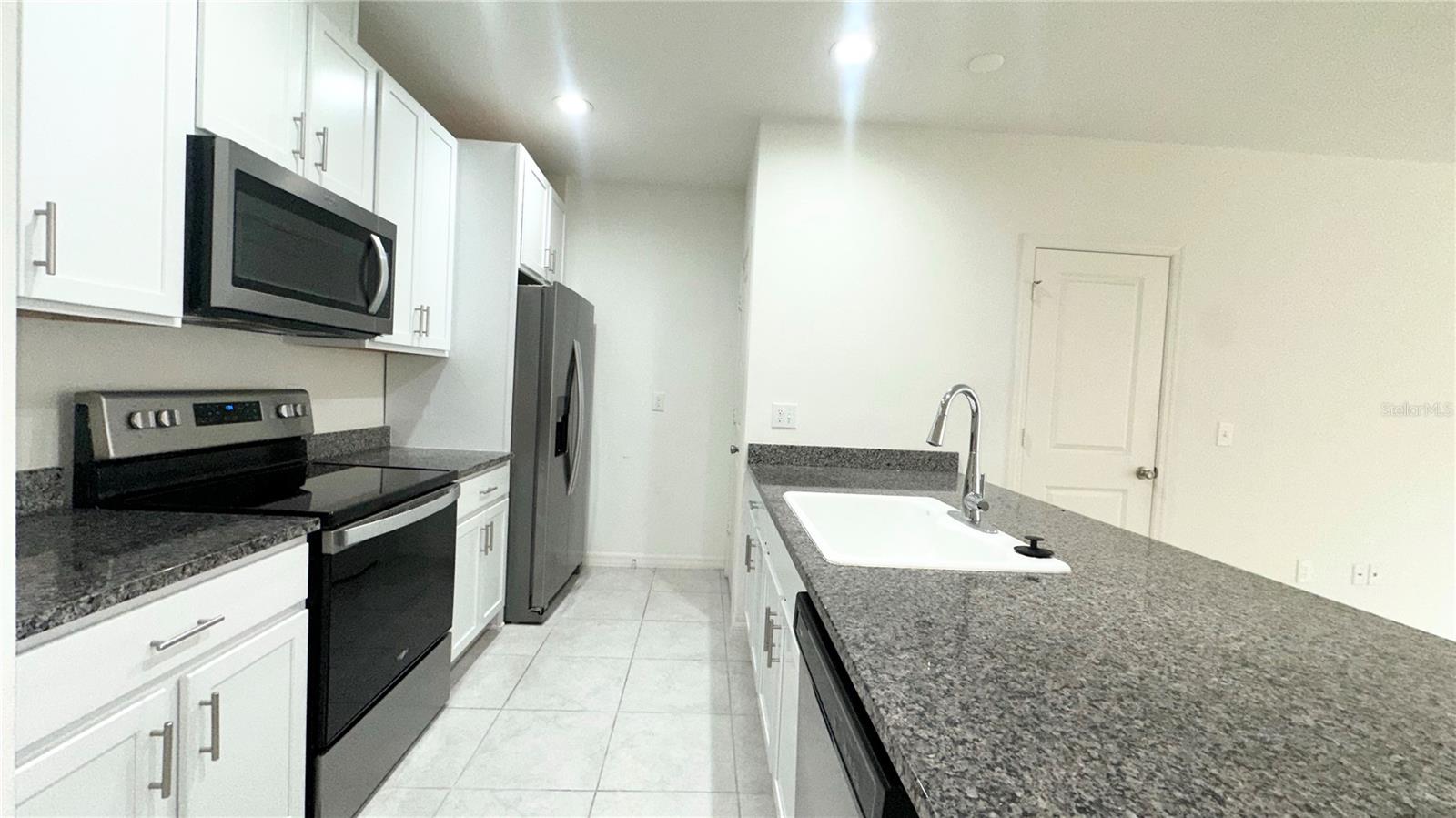 3805 Hampton Chase Ln Property Photo 3
