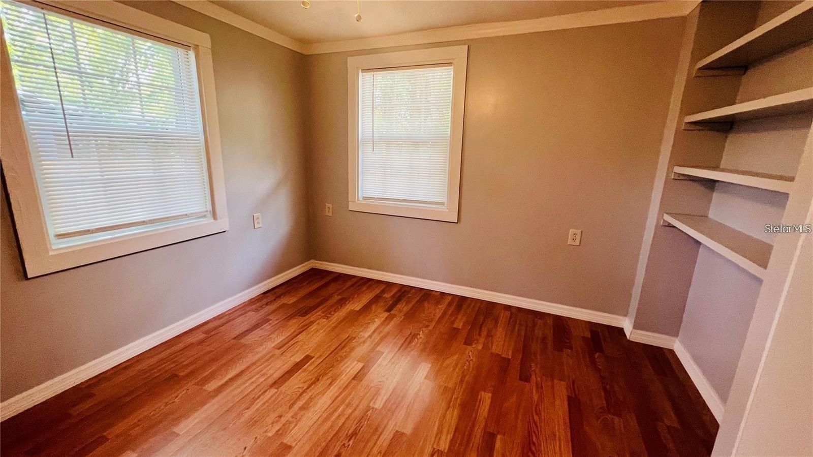 1616 Hope St Property Photo 10