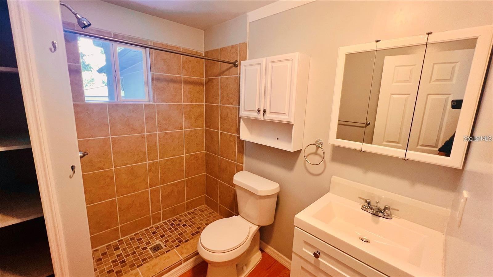 1616 Hope St Property Photo 14