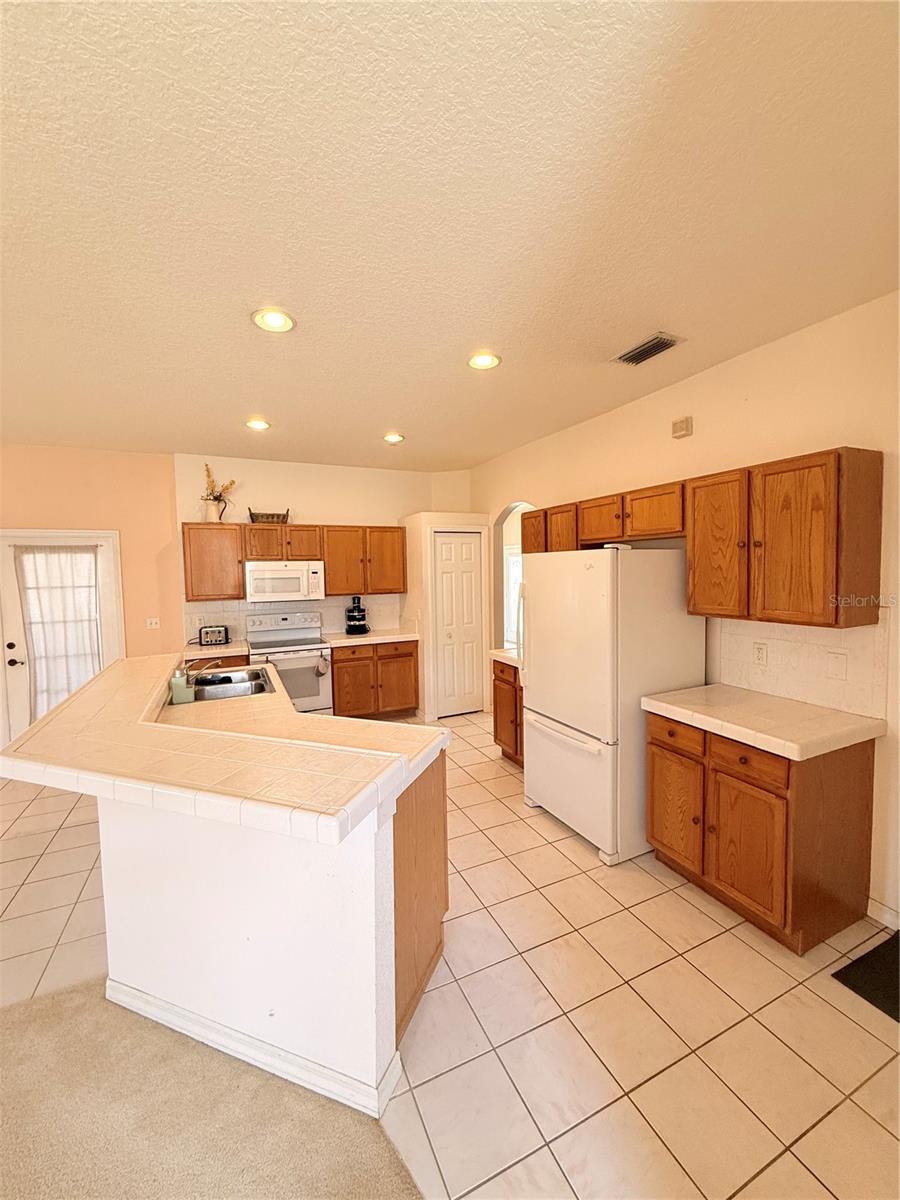 3010 Victoria Dr Property Photo 15