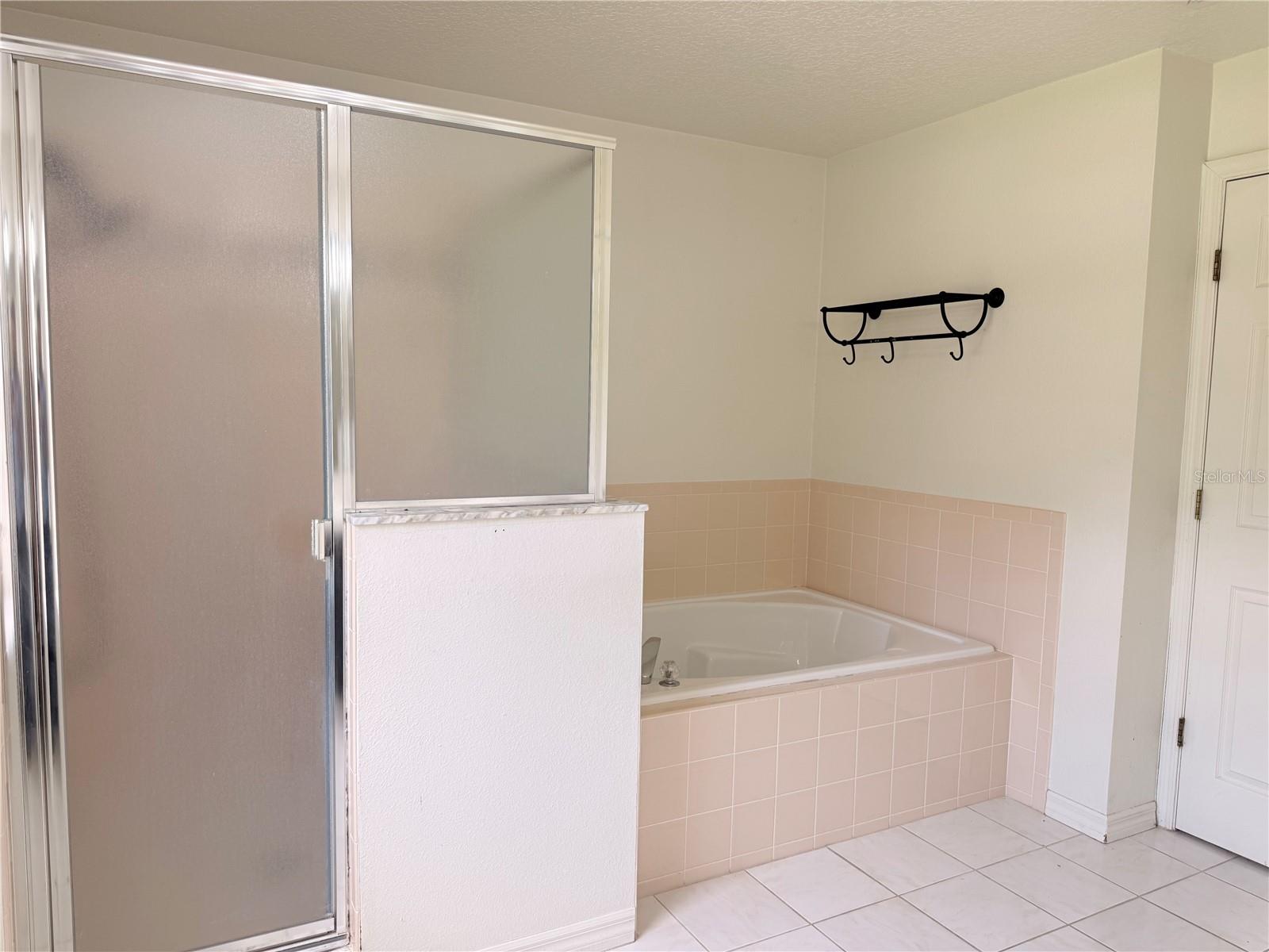 3010 Victoria Dr Property Photo 29