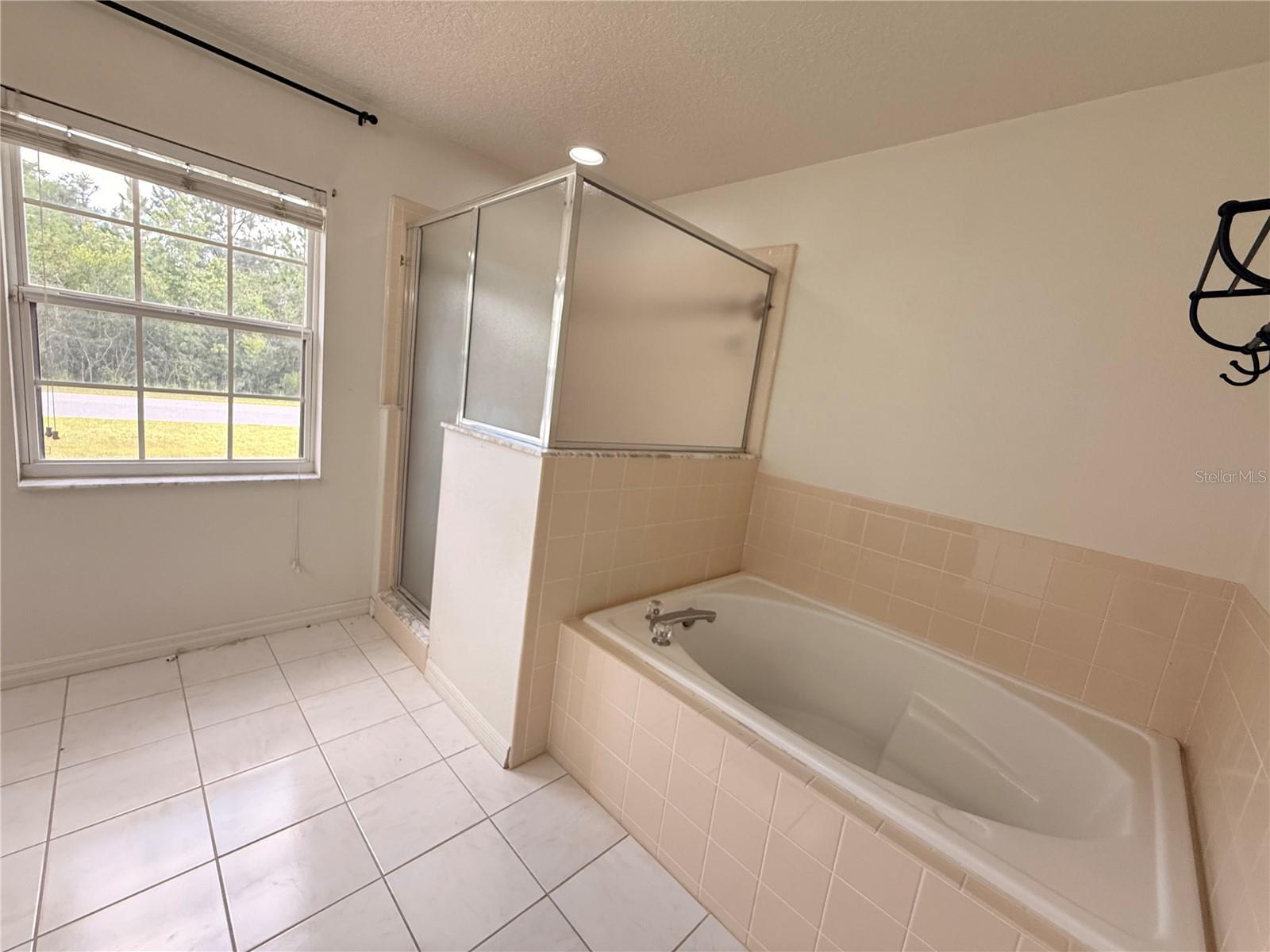 3010 Victoria Dr Property Photo 31