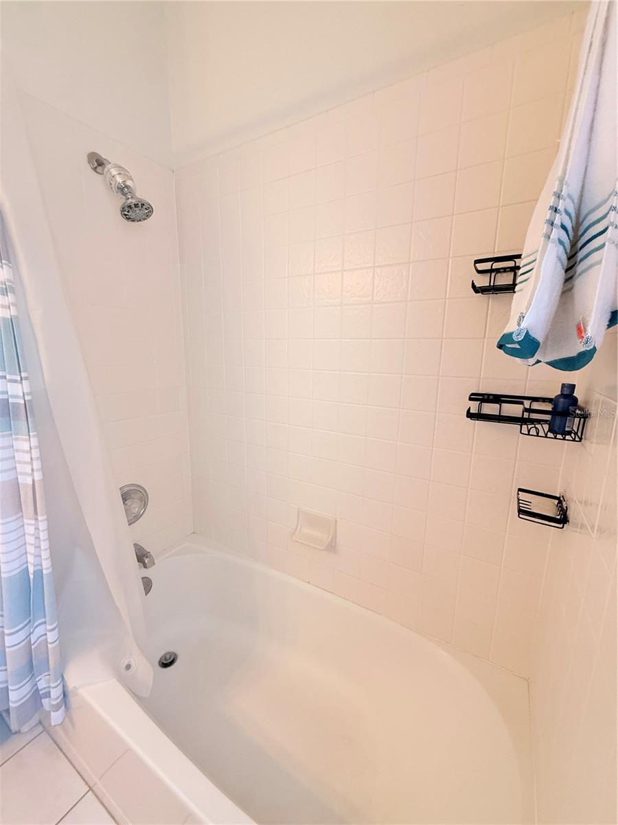 3010 Victoria Dr Property Photo 37