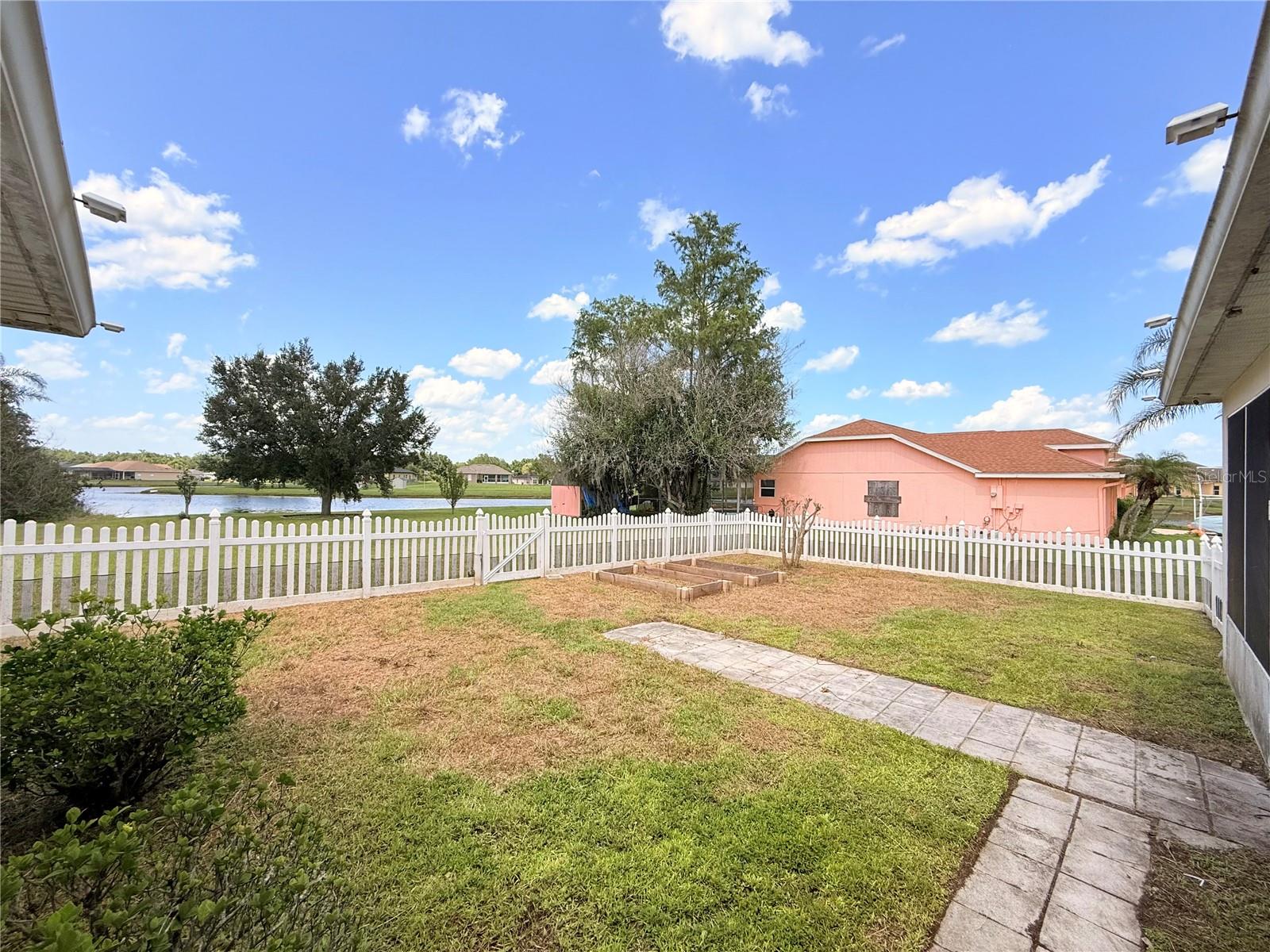 3010 Victoria Dr Property Photo 44