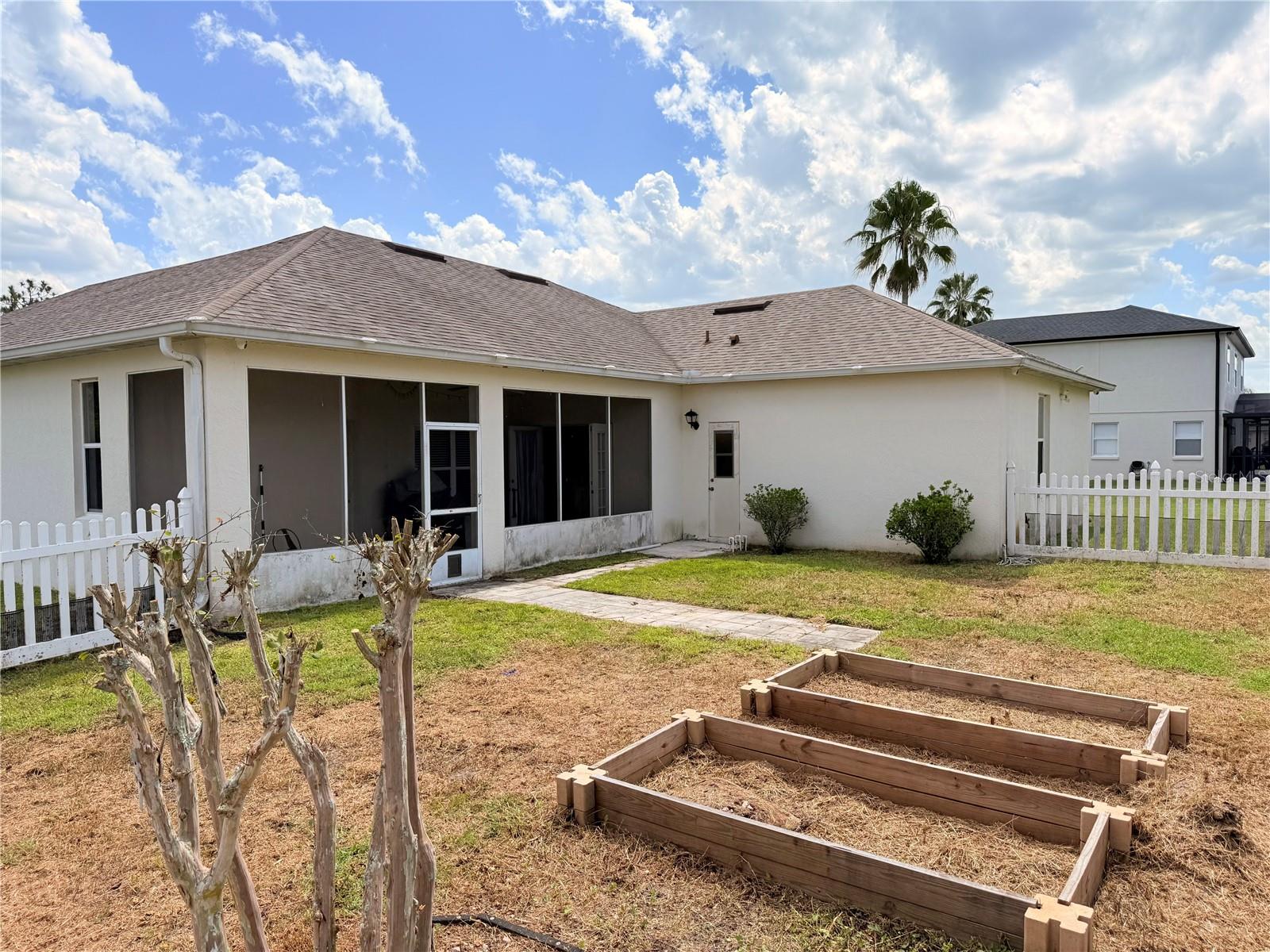 3010 Victoria Dr Property Photo 45