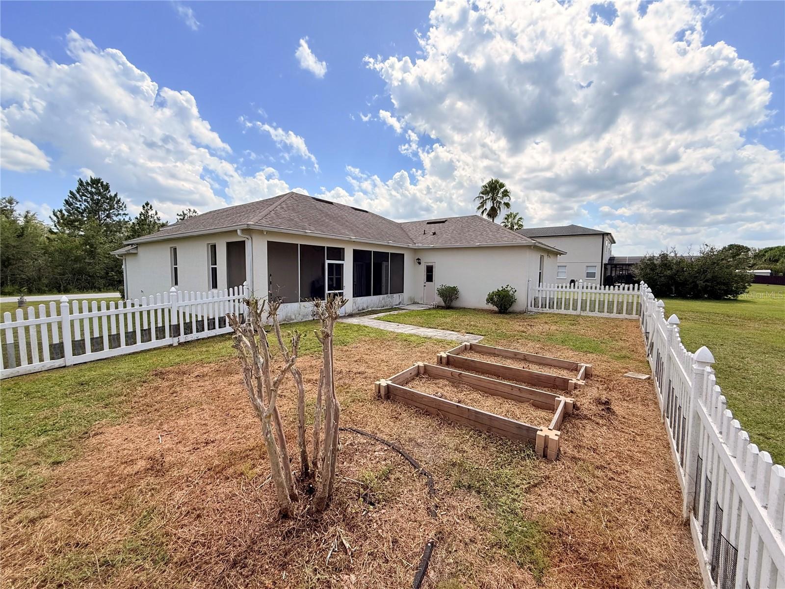 3010 Victoria Dr Property Photo 46