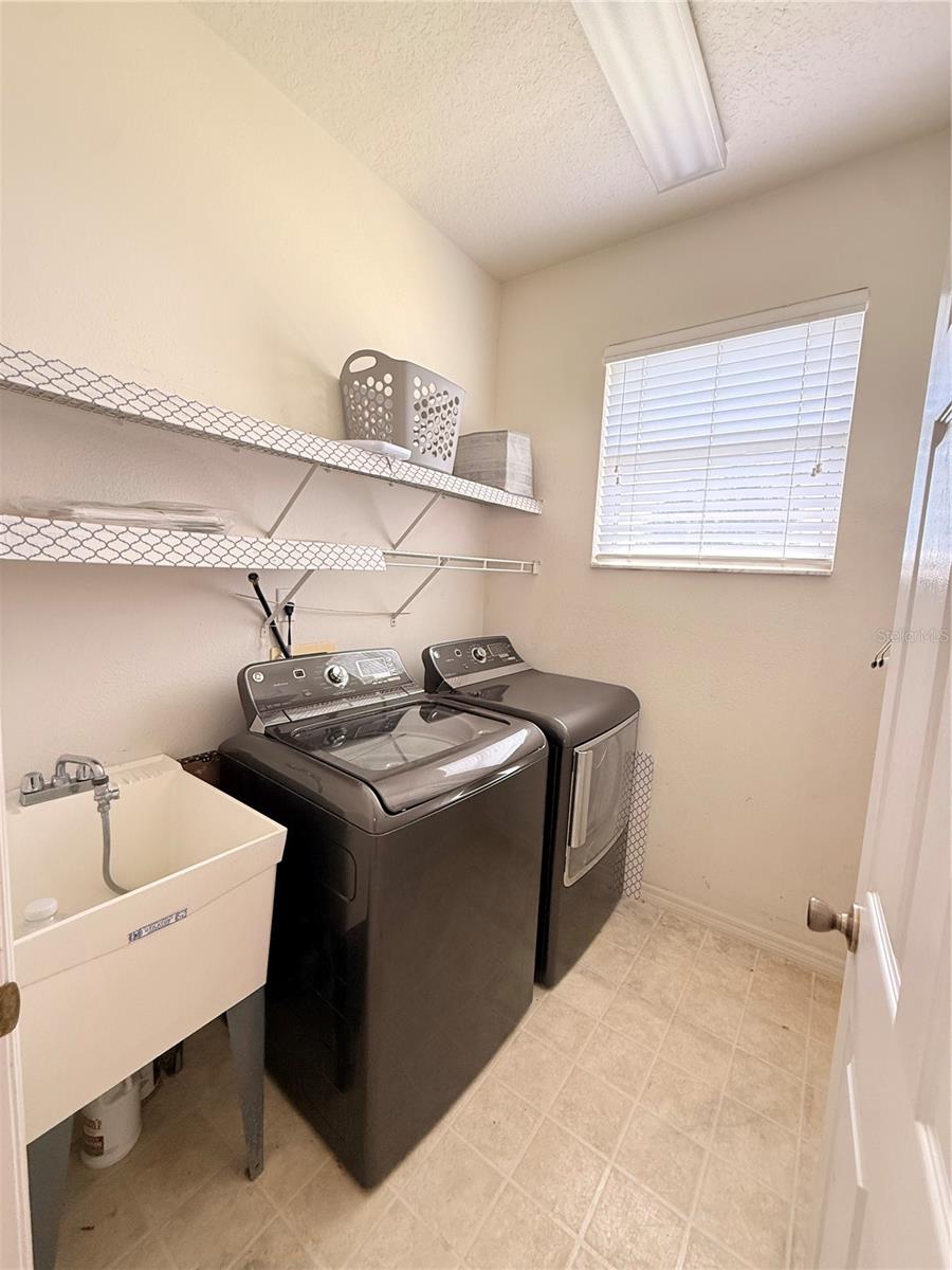 3010 Victoria Dr Property Photo 51