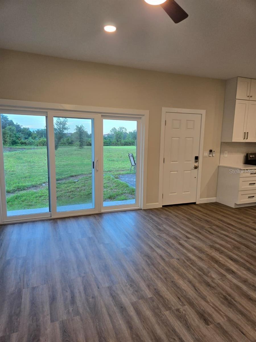 1019 Oak Bluff Dr Property Photo 3
