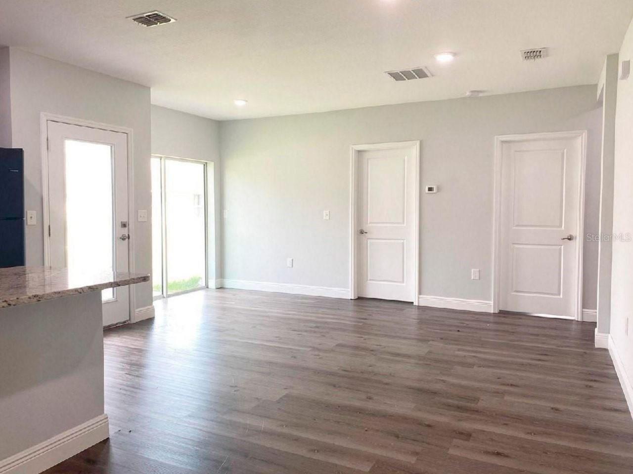 310 Baccarat Ct #b Property Photo 2