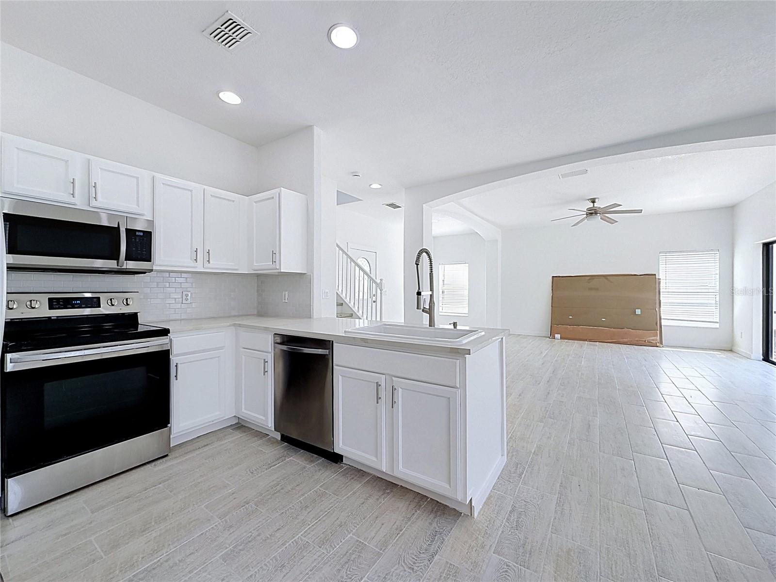 16710 Caribbean Breeze Way Property Photo 19