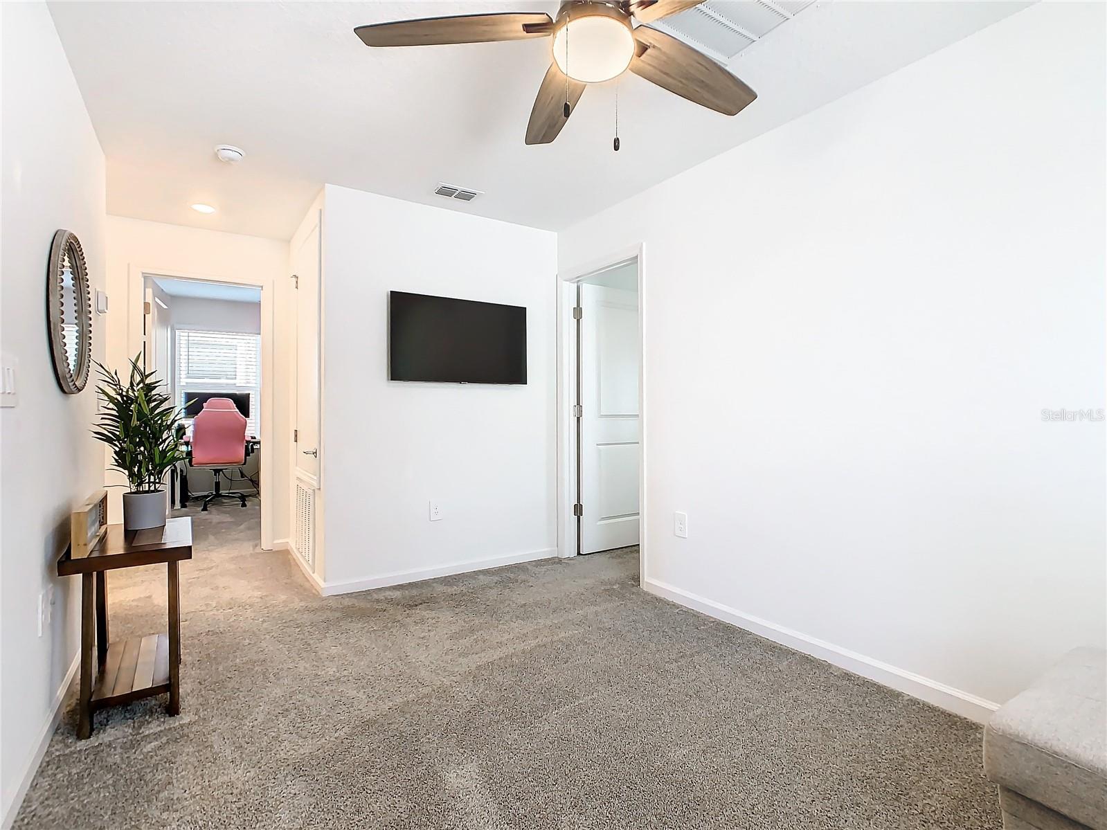 1042 John Jacob Rd Property Photo 6