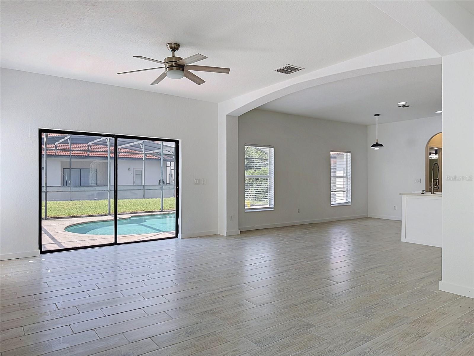 16710 Caribbean Breeze Way Property Photo 3