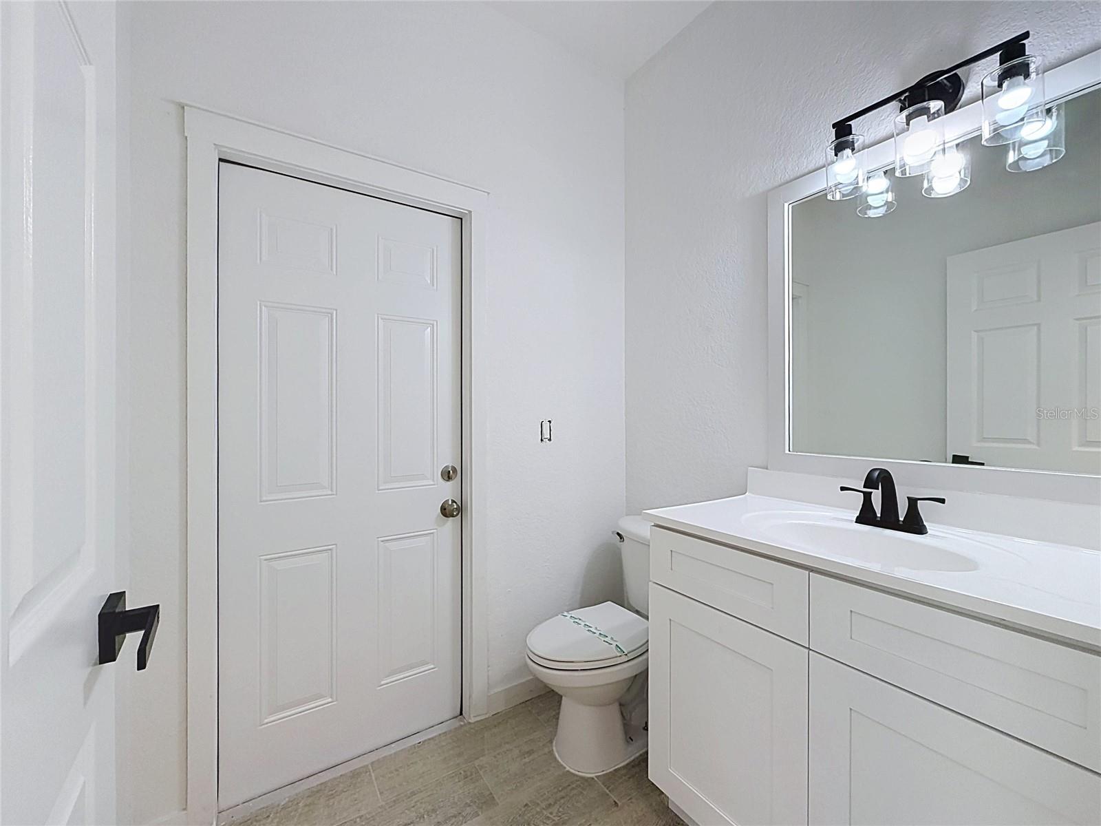 16710 Caribbean Breeze Way Property Photo 7