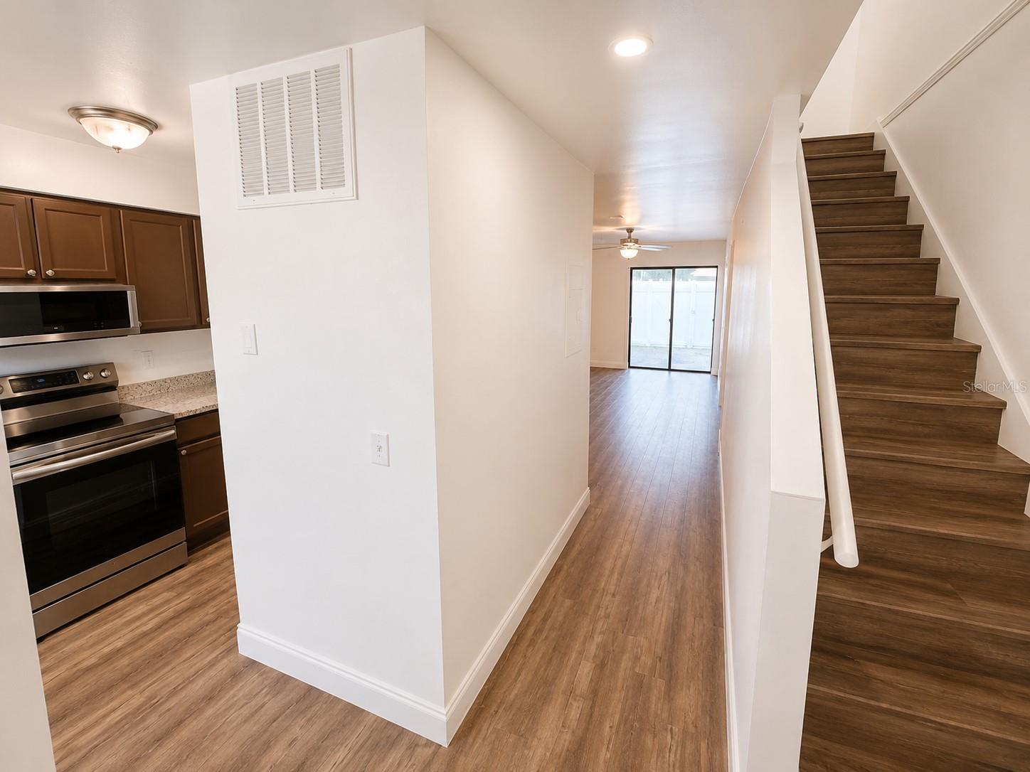 202 Eden Ln #b Property Photo 4
