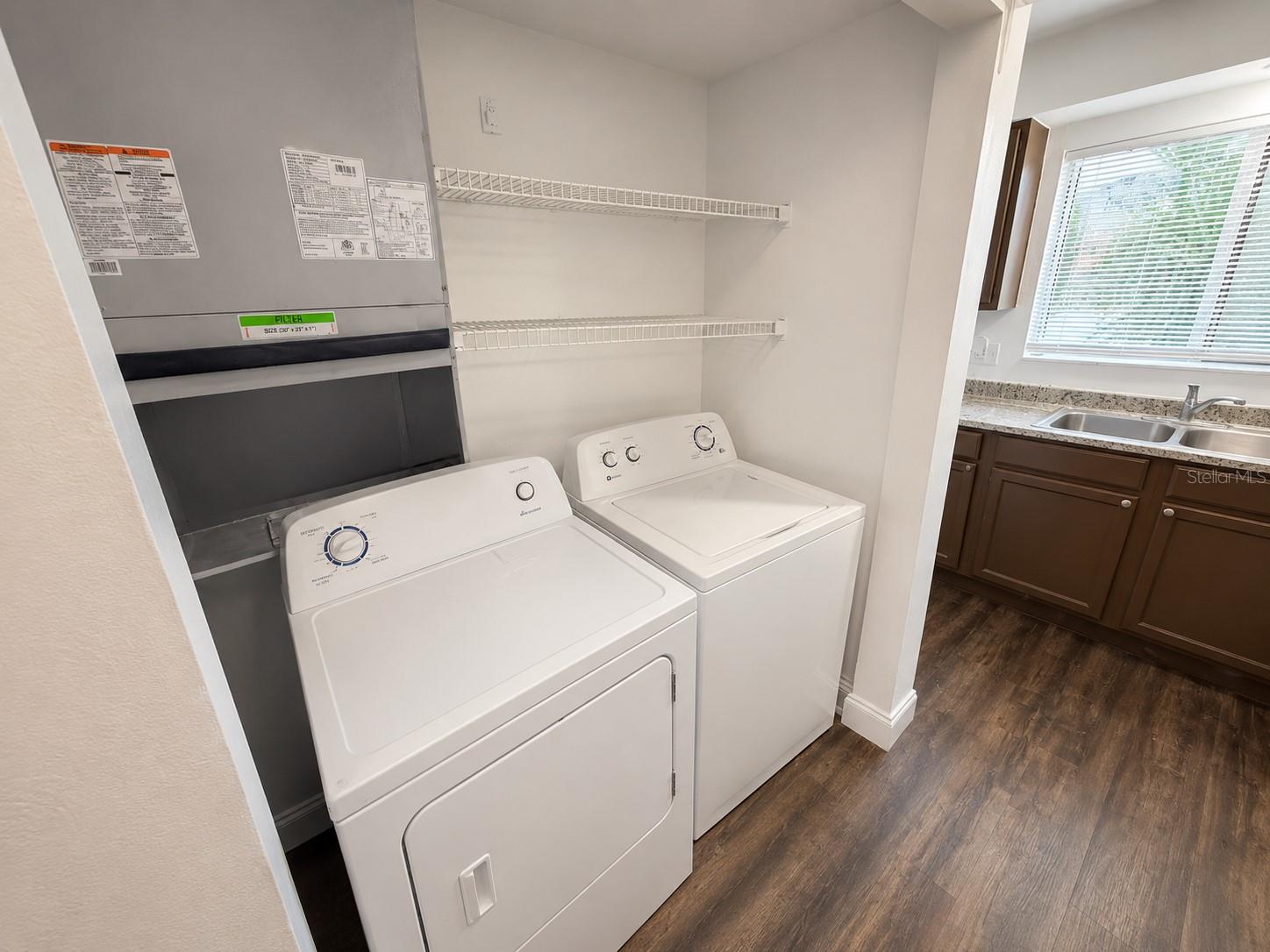 202 Eden Ln #b Property Photo 6