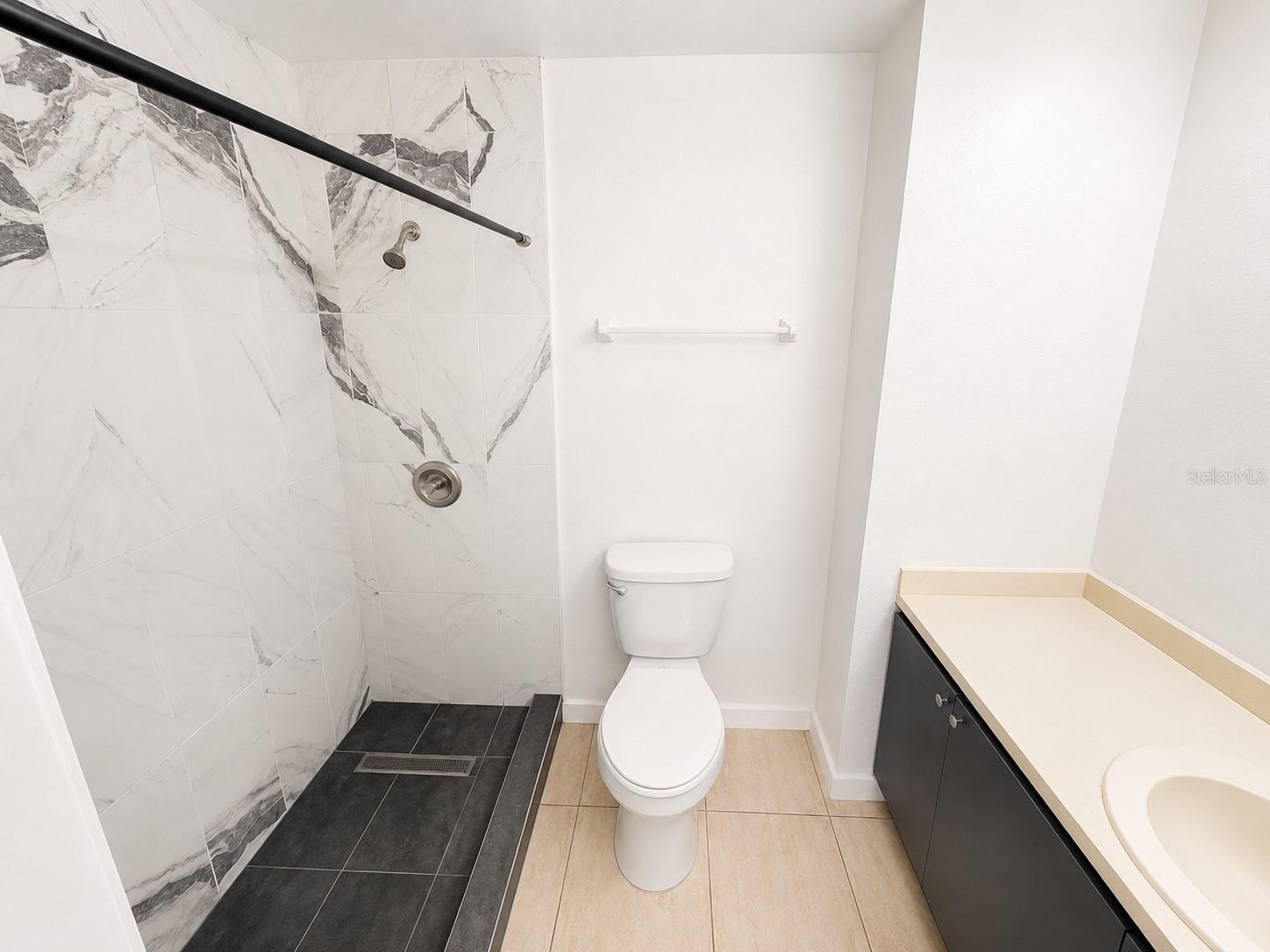 202 Eden Ln #b Property Photo 12
