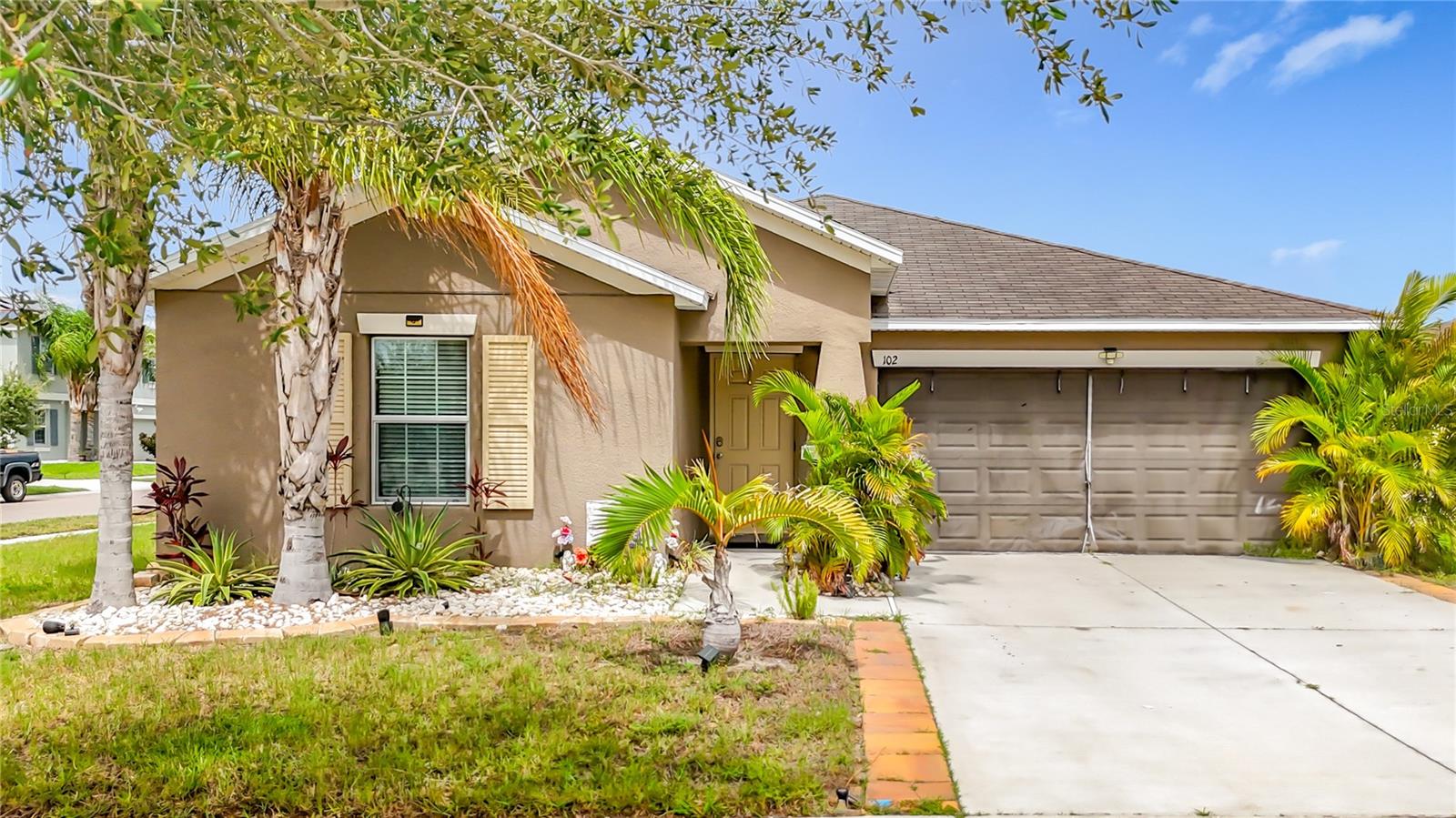 102 Cascade Bend Dr Property Photo 1