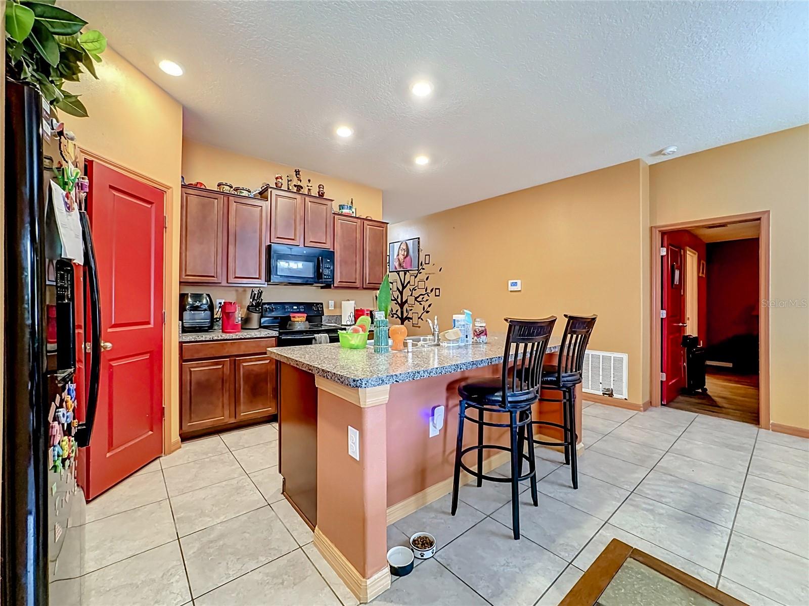 102 Cascade Bend Dr Property Photo 7