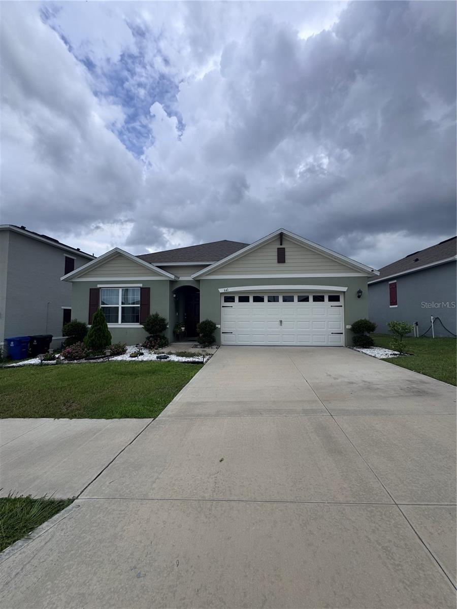 641 Griffon Ave Property Photo 3