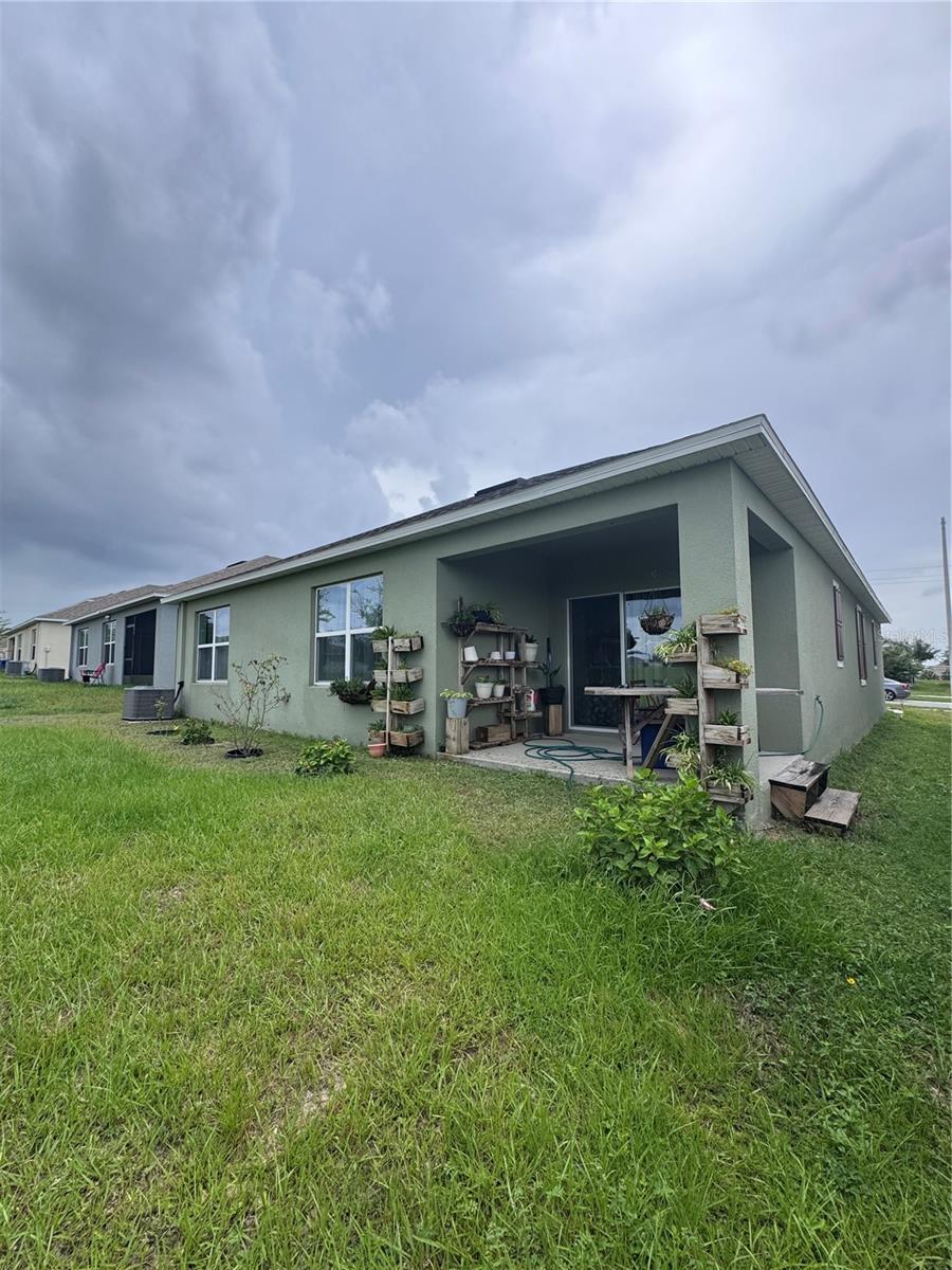 641 Griffon Ave Property Photo 6