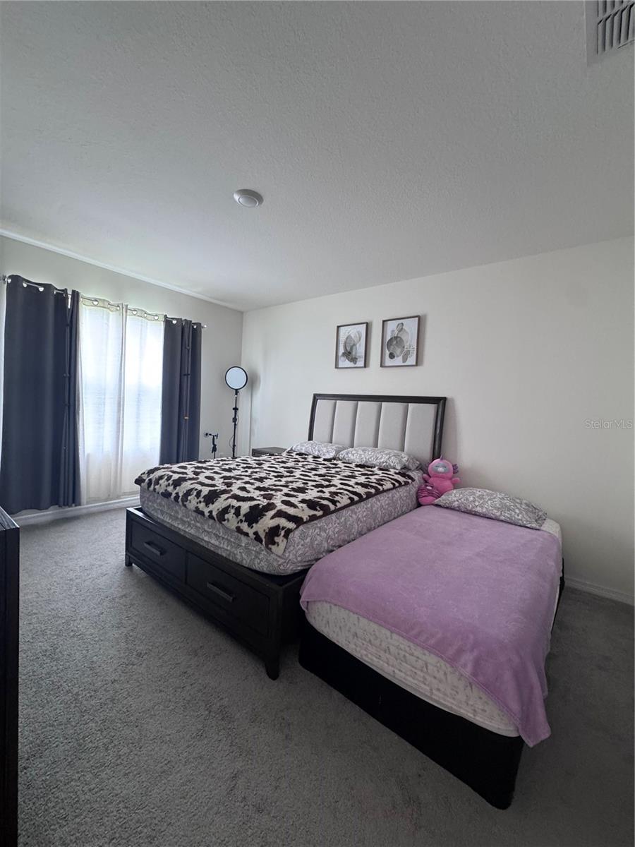 641 Griffon Ave Property Photo 33