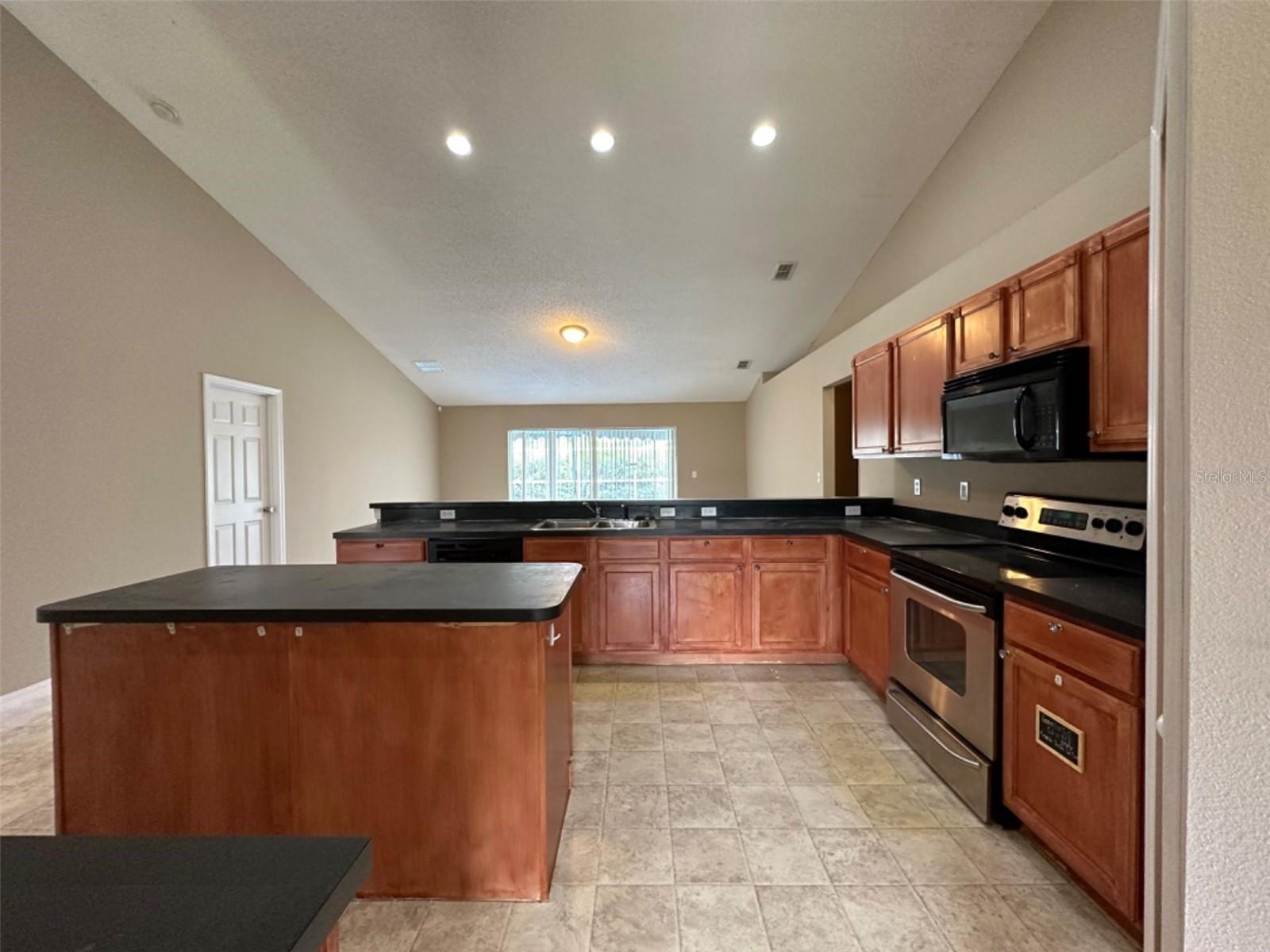 2932 Foraker Way Property Photo 21