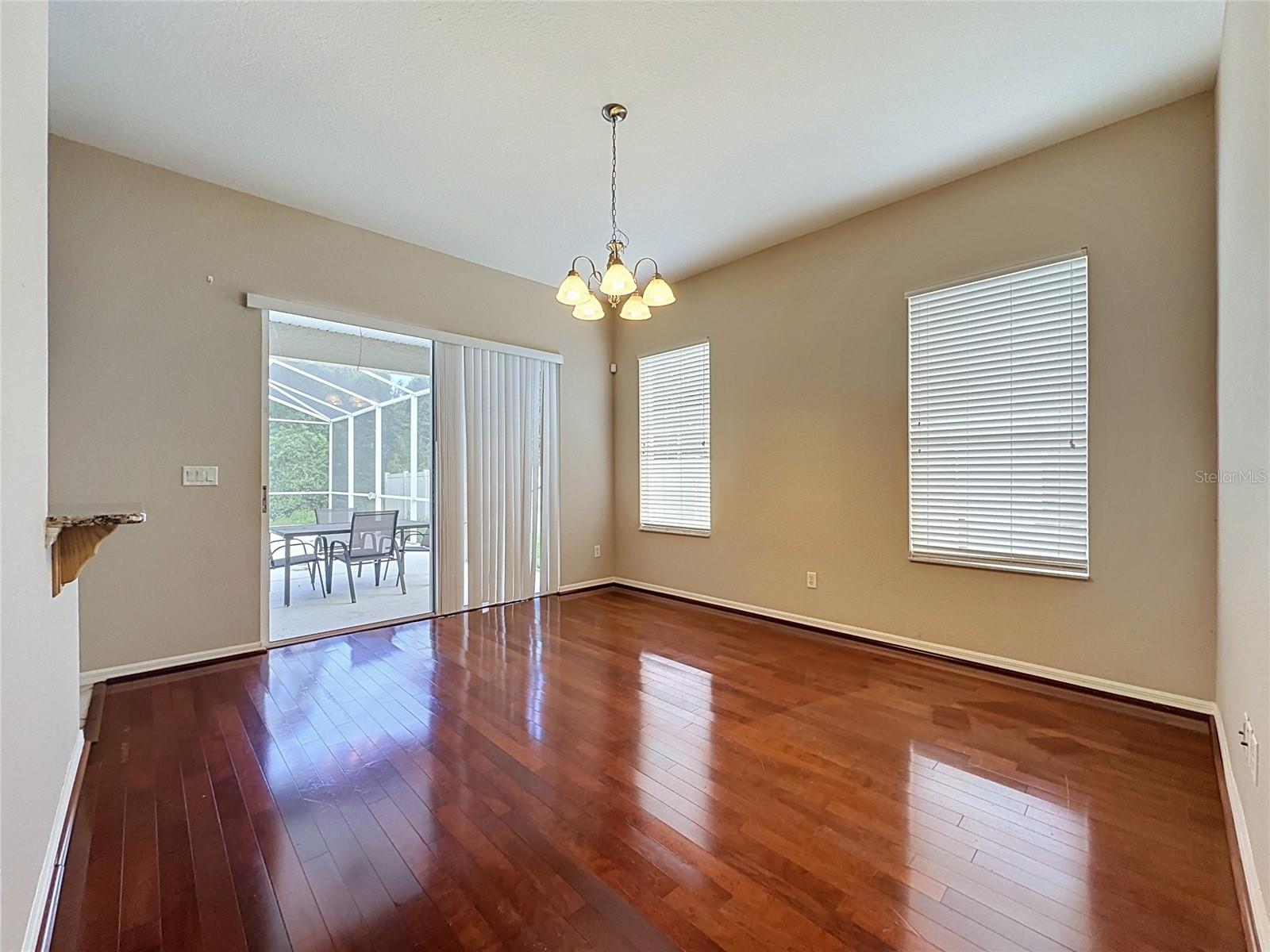 468 Pinewood Dr Property Photo 3